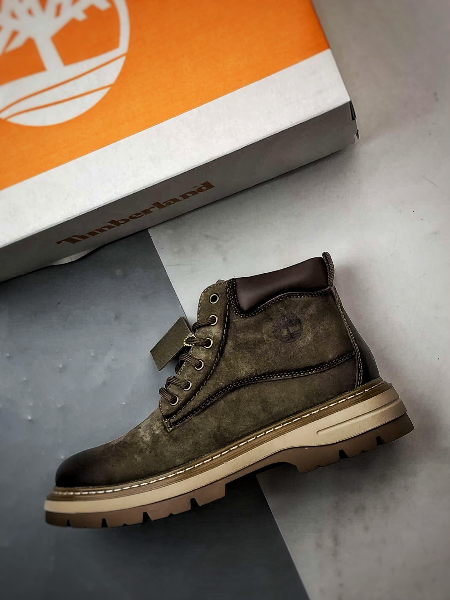 280 Timberland 添柏岚/天伯伦 户外高帮休闲大黄靴 TB10033