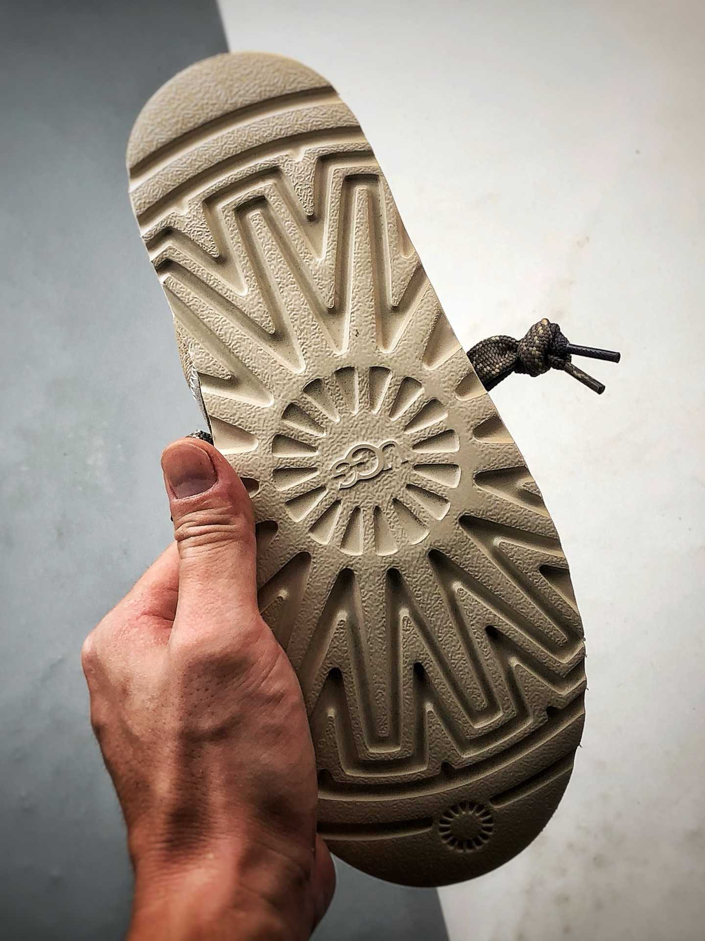 320 UGG Lowmel Lo 4032 梅尔系列 褐米 顶级莞产版 经典秋冬羊皮毛一体雪地靴