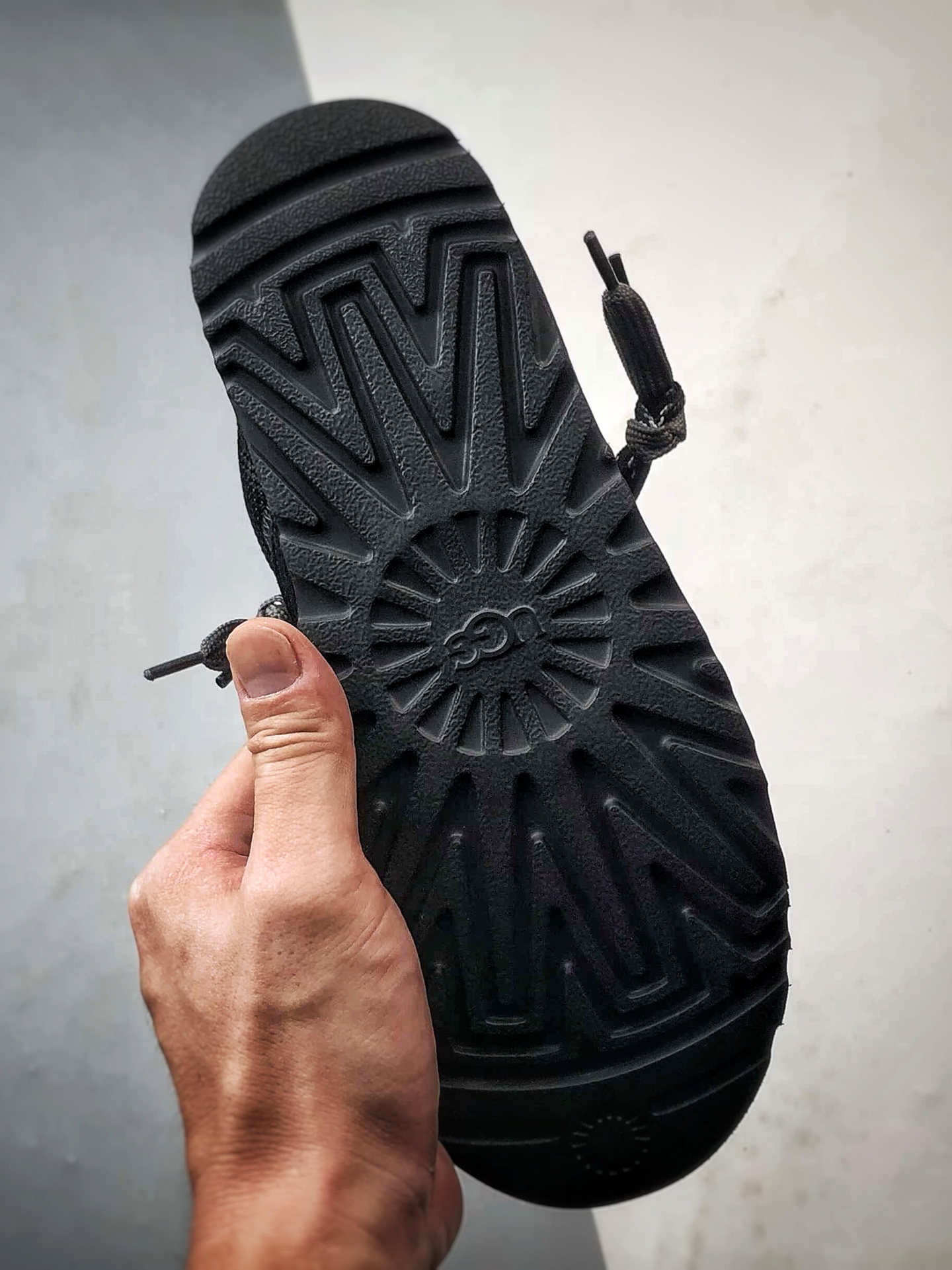 320 UGG Lowmel Lo 4032 梅尔系列 黑色 顶级莞产版 经典秋冬羊皮毛一体雪地靴