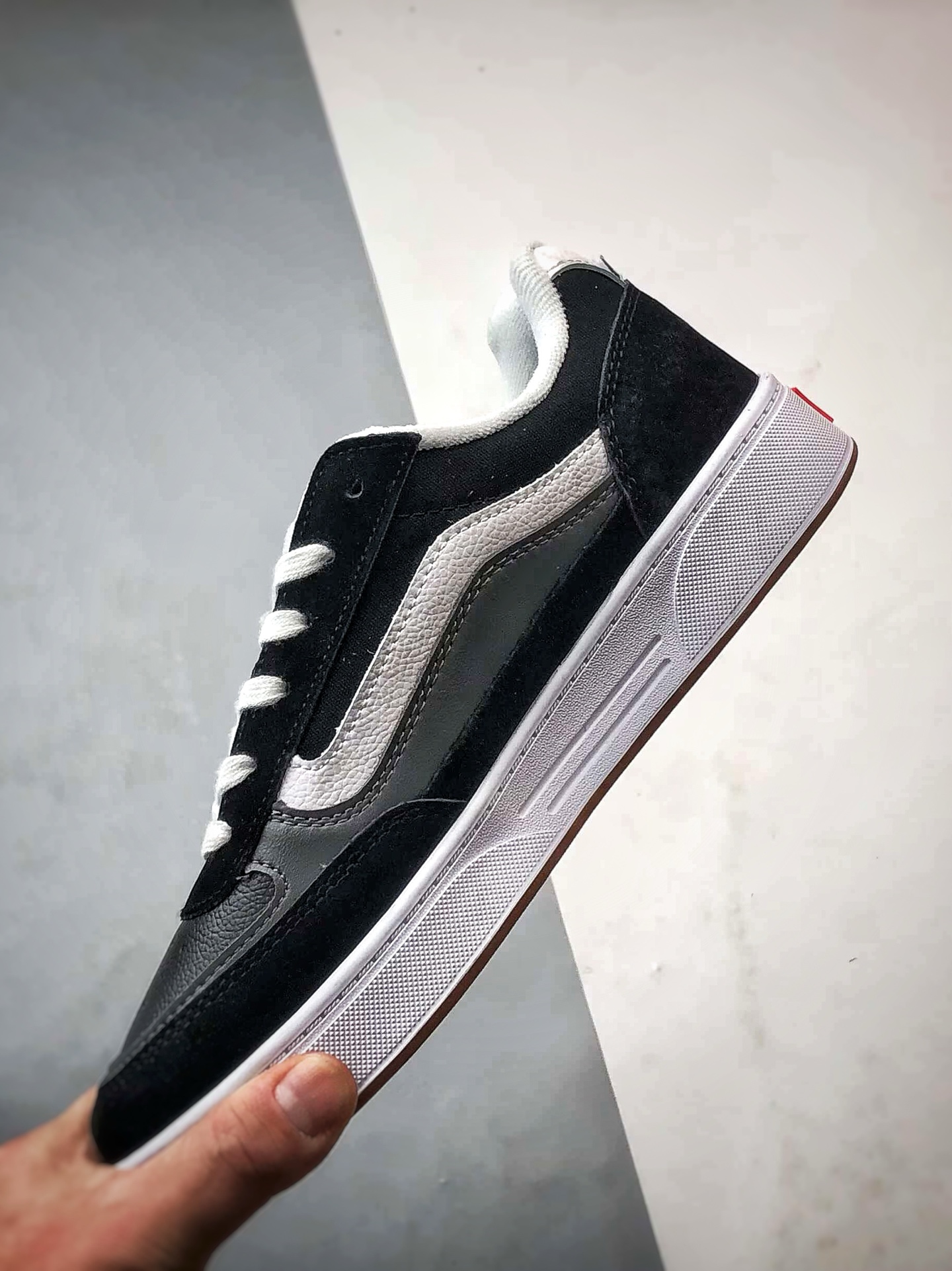 Vans Skate Estazzo 黑白 新品 经典复古厚鞋舌面包鞋 VN000D45BA2-Top High Quatity Cheap Sneakers Fashion Clothing Clothes Bags handbags Shoes of all Brand wholesale With The best Quality And Beautiful Price from China Factory Chinese suppliers wholesaler seller Vans Skate Estazzo 黑白 新品 经典复古厚鞋舌面包鞋 VN000D45BA2