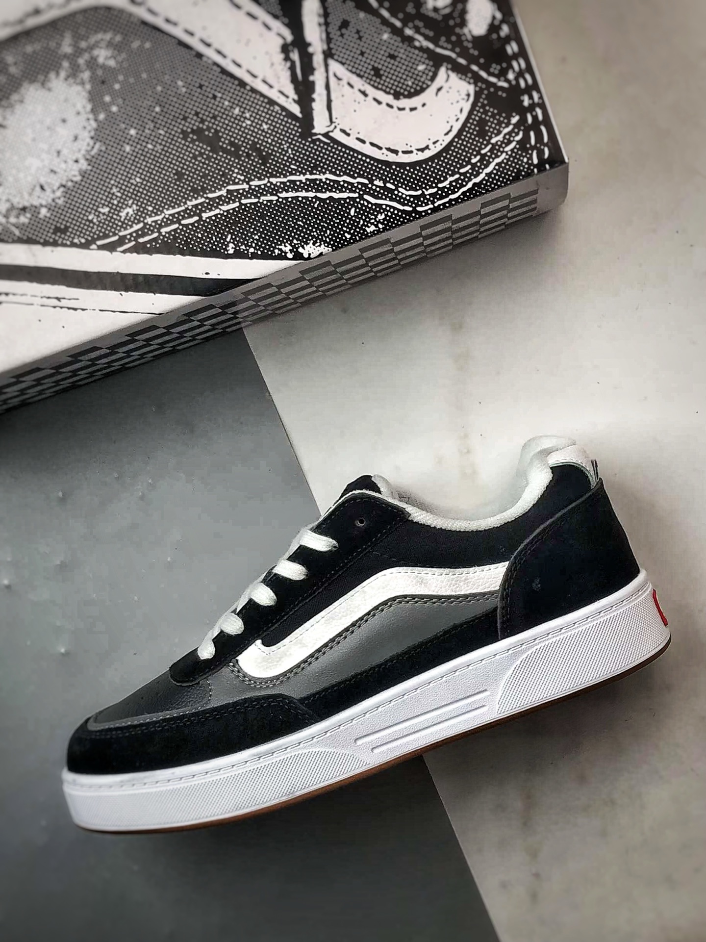 Vans Skate Estazzo 黑白 新品 经典复古厚鞋舌面包鞋 VN000D45BA2-Top High Quatity Cheap Sneakers Fashion Clothing Clothes Bags handbags Shoes of all Brand wholesale With The best Quality And Beautiful Price from China Factory Chinese suppliers wholesaler seller Vans Skate Estazzo 黑白 新品 经典复古厚鞋舌面包鞋 VN000D45BA2