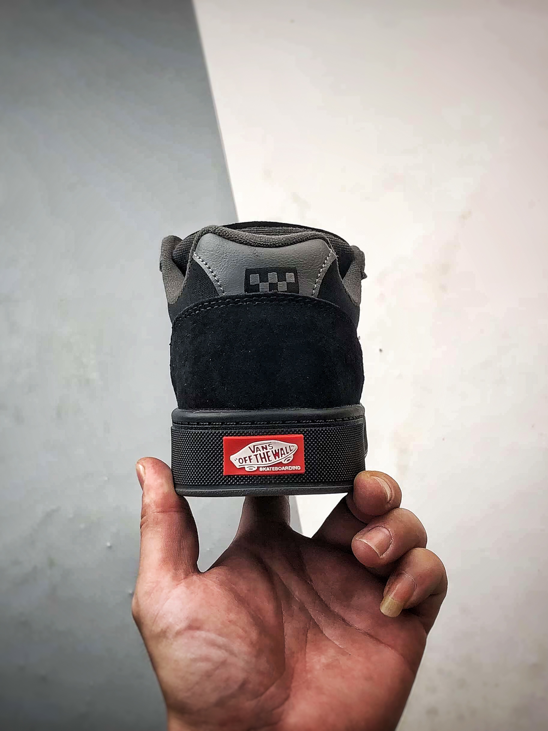 Vans Skate Estazzo 黑灰 新品 经典复古厚鞋舌面包鞋 VN000D45BA5-Top High Quatity Cheap Sneakers Fashion Clothing Clothes Bags handbags Shoes of all Brand wholesale With The best Quality And Beautiful Price from China Factory Chinese suppliers wholesaler seller Vans Skate Estazzo 黑灰 新品 经典复古厚鞋舌面包鞋 VN000D45BA5