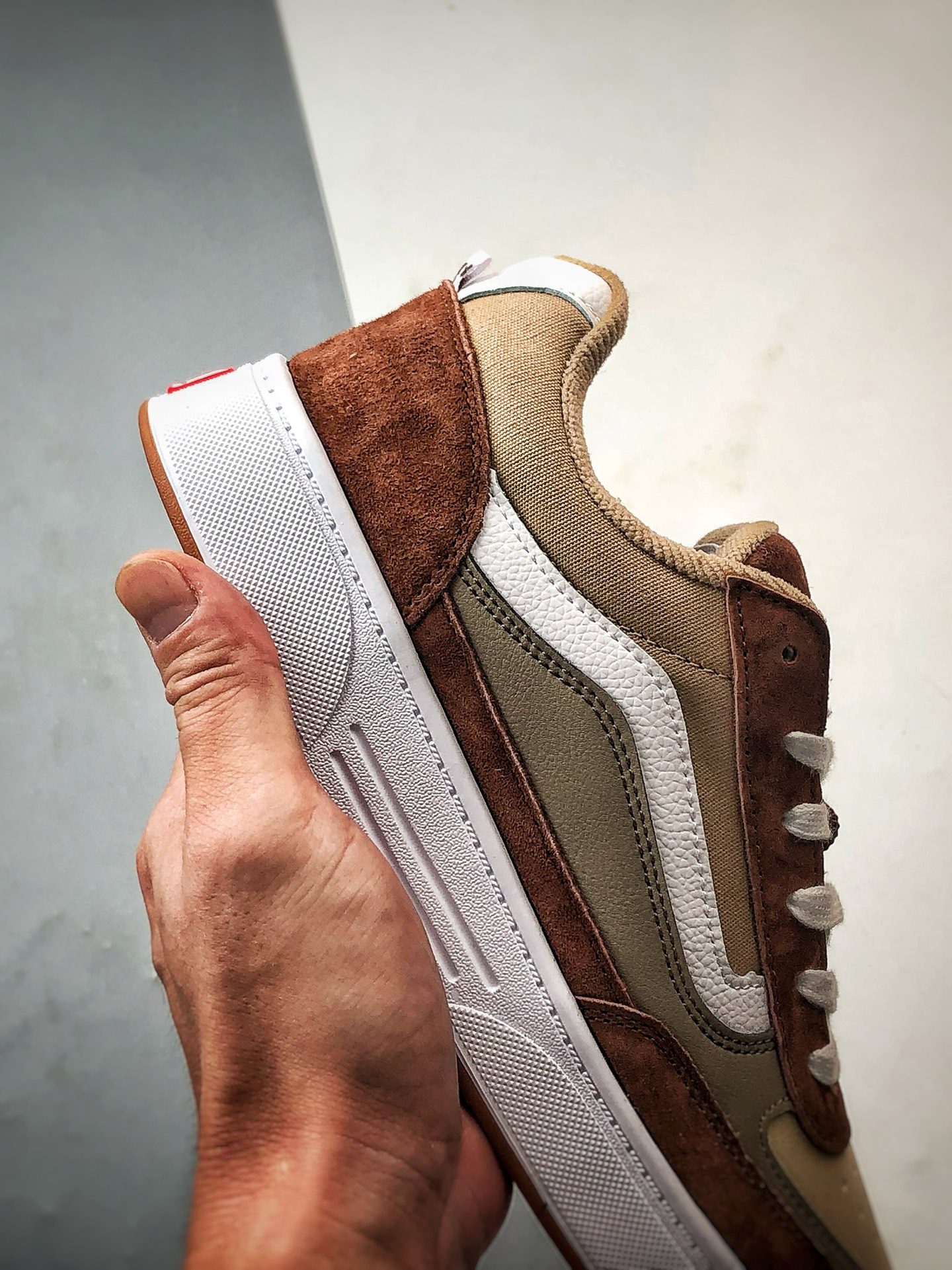 Vans Skate Estazzo 棕色 新品 经典复古厚鞋舌面包鞋 VN000D45BA1-Top High Quatity Cheap Sneakers Fashion Clothing Clothes Bags handbags Shoes of all Brand wholesale With The best Quality And Beautiful Price from China Factory Chinese suppliers wholesaler seller Vans Skate Estazzo 棕色 新品 经典复古厚鞋舌面包鞋 VN000D45BA1