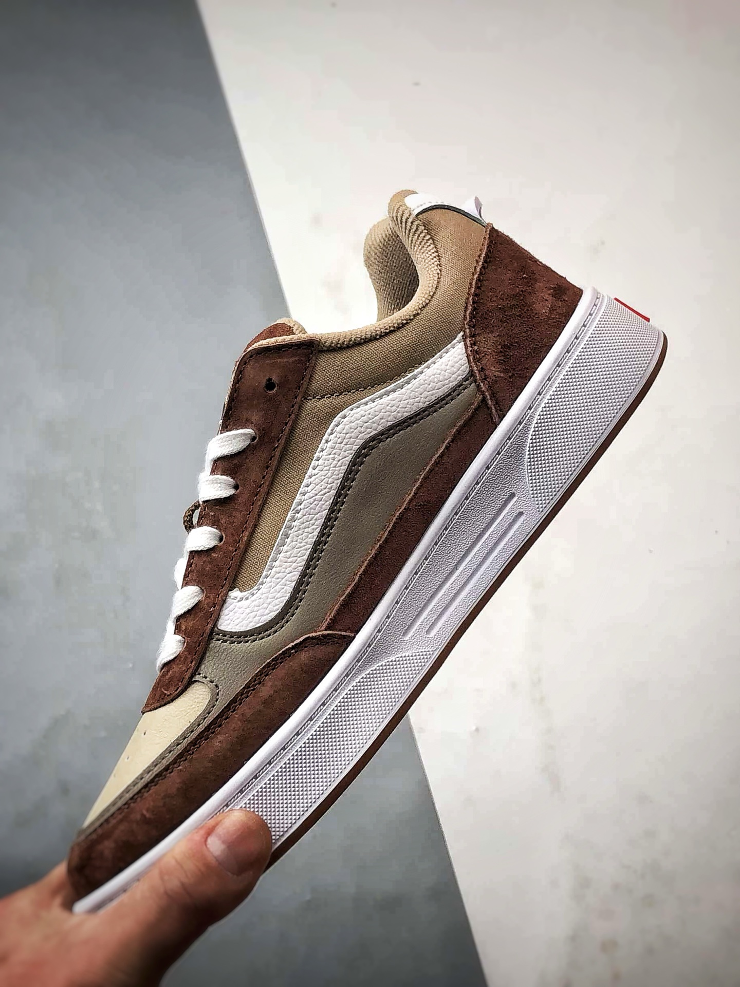 Vans Skate Estazzo 棕色 新品 经典复古厚鞋舌面包鞋 VN000D45BA1-Top High Quatity Cheap Sneakers Fashion Clothing Clothes Bags handbags Shoes of all Brand wholesale With The best Quality And Beautiful Price from China Factory Chinese suppliers wholesaler seller Vans Skate Estazzo 棕色 新品 经典复古厚鞋舌面包鞋 VN000D45BA1