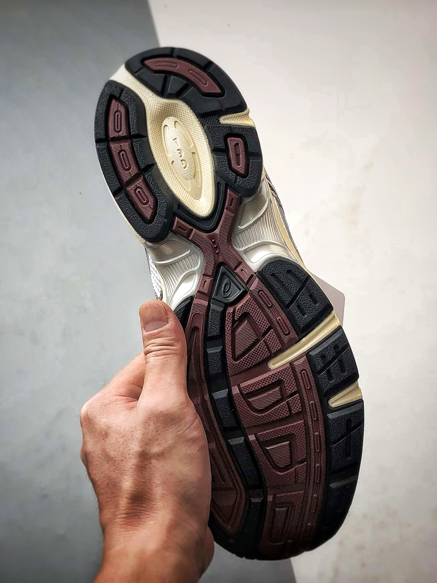 190 Asics Gel-1130 白酒红色 亚瑟士轻便百搭休闲运动慢跑鞋 1203A685-100