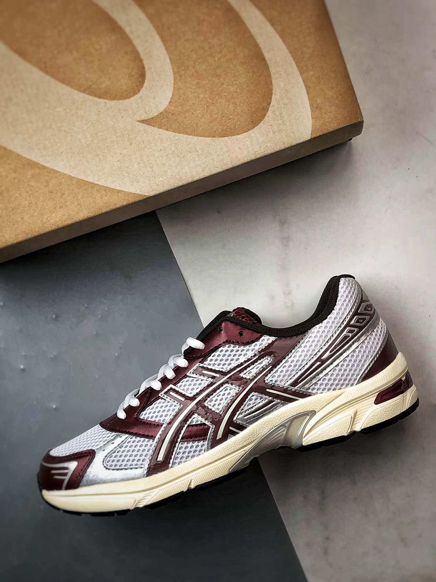 190 Asics Gel-1130 白酒红色 亚瑟士轻便百搭休闲运动慢跑鞋 1203A685-100