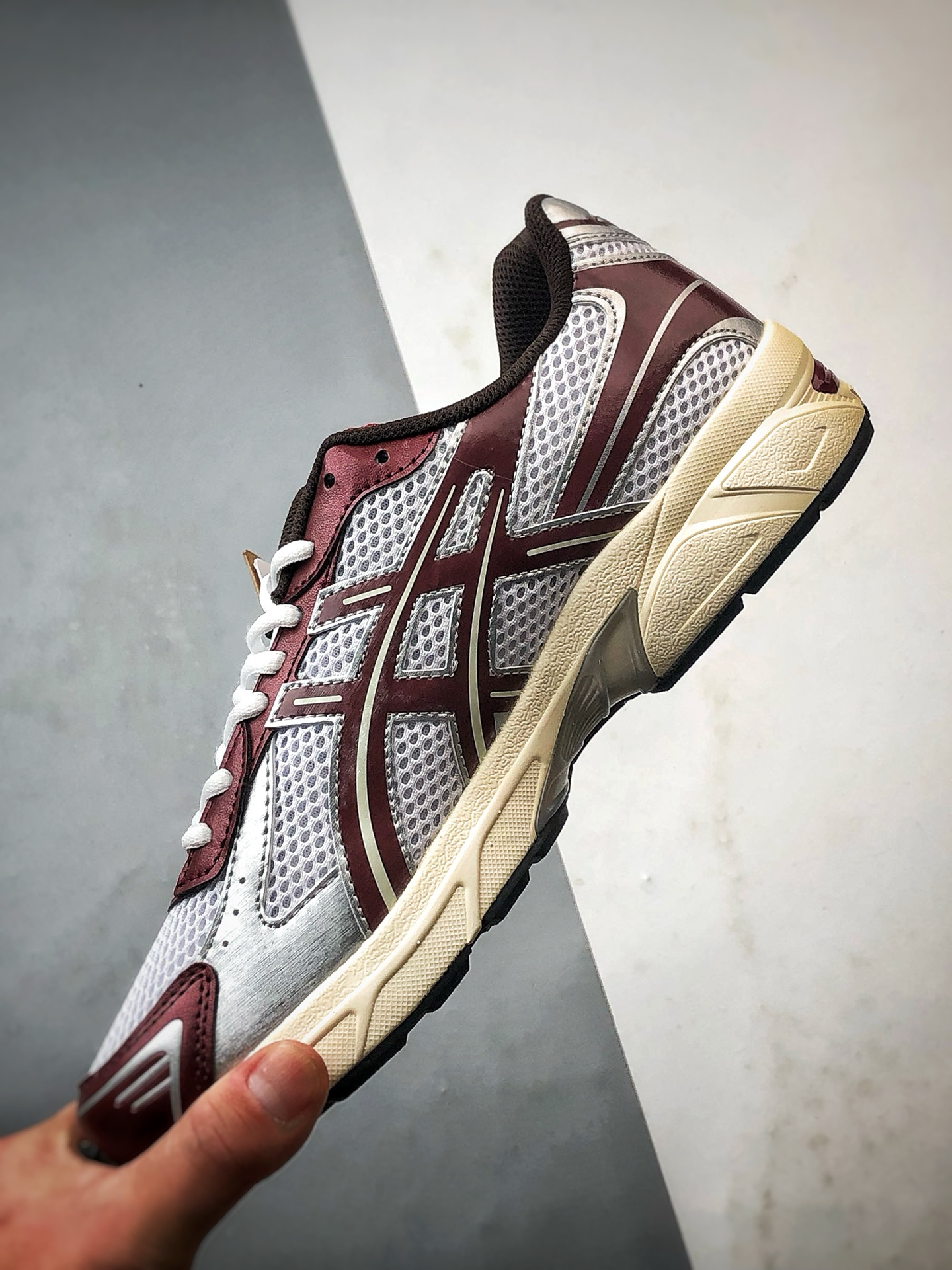 190 Asics Gel-1130 白酒红色 亚瑟士轻便百搭休闲运动慢跑鞋 1203A685-100