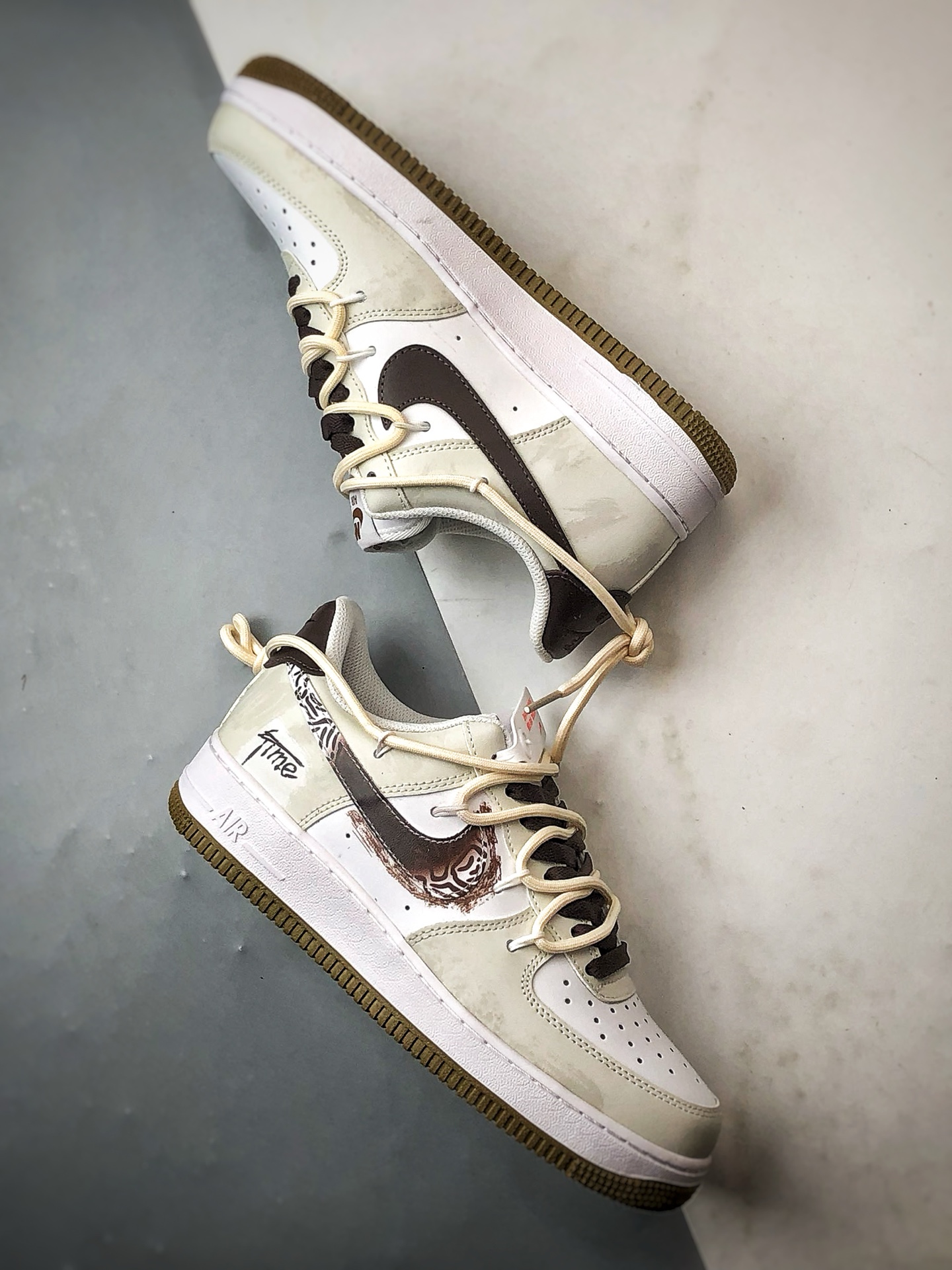 定制球鞋 Air Force 1 Low 时间树轮 白灰棕解构 经典休闲运动板鞋 ZH0316-094-High Quatity Cheap Brand wholesale wholesaler seller Clothes Bags handbags Sneakers Top Fashion Clothing Shoes from China Factory Chinese suppliers best Quality Beautiful Price 定制球鞋 Air Force 1 Low 时间树轮 白灰棕解构 经典休闲运动板鞋 ZH0316-094