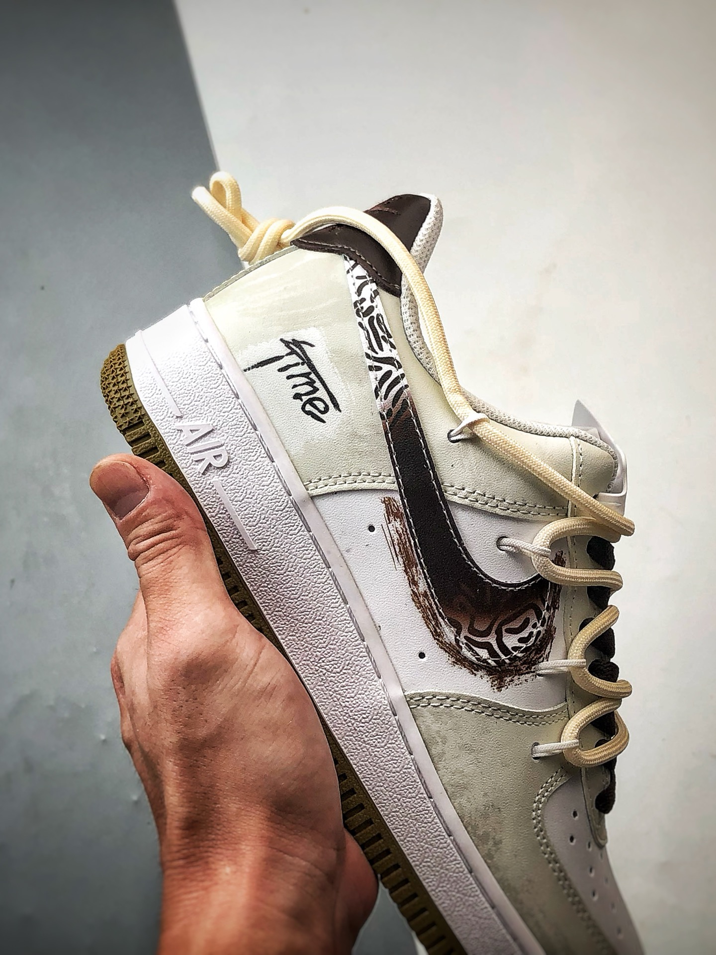 定制球鞋 Air Force 1 Low 时间树轮 白灰棕解构 经典休闲运动板鞋 ZH0316-094-High Quatity Cheap Brand wholesale wholesaler seller Clothes Bags handbags Sneakers Top Fashion Clothing Shoes from China Factory Chinese suppliers best Quality Beautiful Price 定制球鞋 Air Force 1 Low 时间树轮 白灰棕解构 经典休闲运动板鞋 ZH0316-094