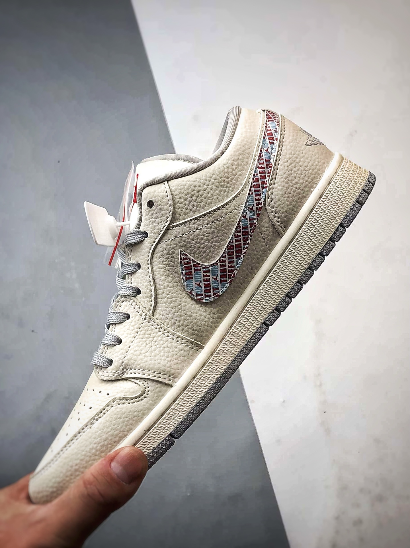 290 Air Jordan 1 Low ”高端定制” Sup米白红蓝迷彩钩 LR8888-014-Chinese UA Cheap High Quatity Brand Clothes Bags handbags Sneakers wholesale wholesaler seller from China Factory suppliers Fashion Clothing Shoes best Quality Beautiful Price 290 Air Jordan 1 Low ”高端定制” Sup米白红蓝迷彩钩 LR8888-014