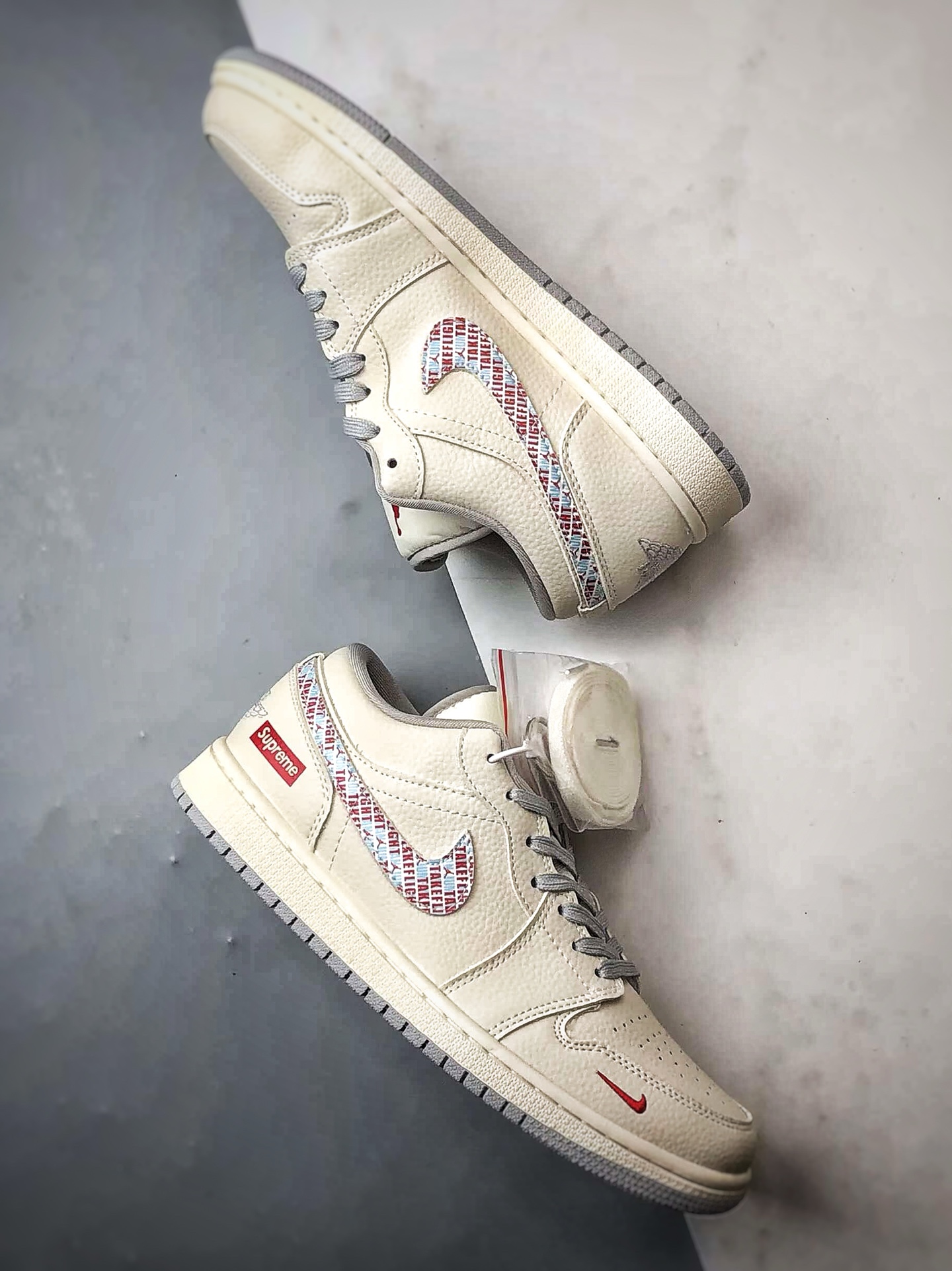 290 Air Jordan 1 Low ”高端定制” Sup米白红蓝迷彩钩 LR8888-014-Chinese UA Cheap High Quatity Brand Clothes Bags handbags Sneakers wholesale wholesaler seller from China Factory suppliers Fashion Clothing Shoes best Quality Beautiful Price 290 Air Jordan 1 Low ”高端定制” Sup米白红蓝迷彩钩 LR8888-014