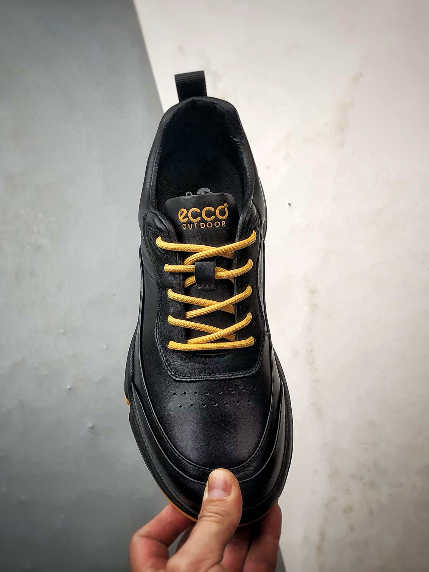 300 Ecco/爱步 健步BIOM系列新款 秋季双色拼接透气舒适运动跑步鞋 825922