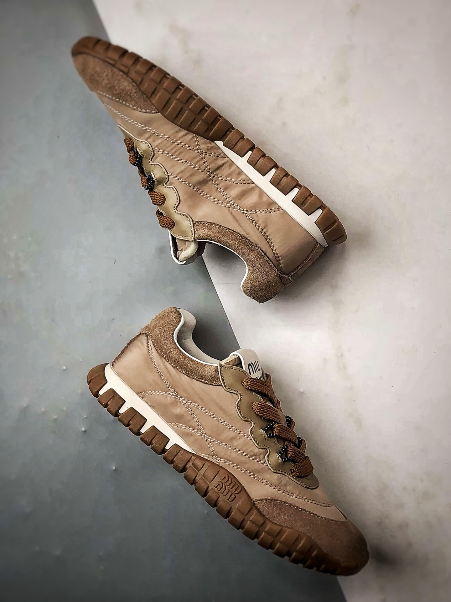 370 MiuMiu/谬谬 德训饼干休闲鞋 棕色 2025新款美式复古风