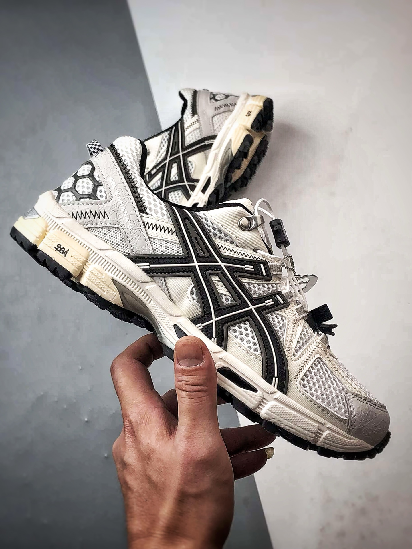 180 Asics Gel-Kahana 8 FL 白黑 亚瑟士经典户外跑鞋 1012B892-101