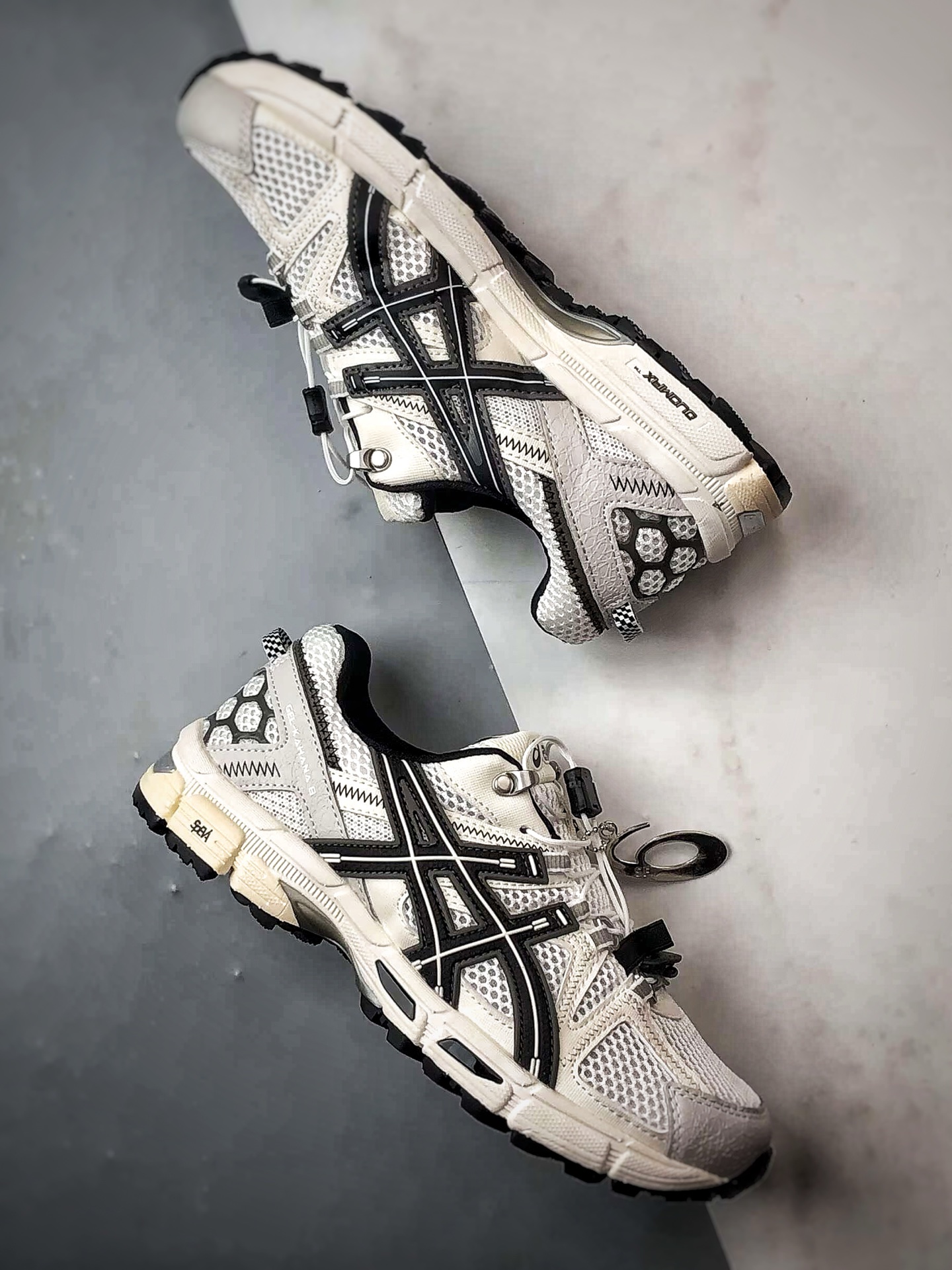 180 Asics Gel-Kahana 8 FL 白黑 亚瑟士经典户外跑鞋 1012B892-101