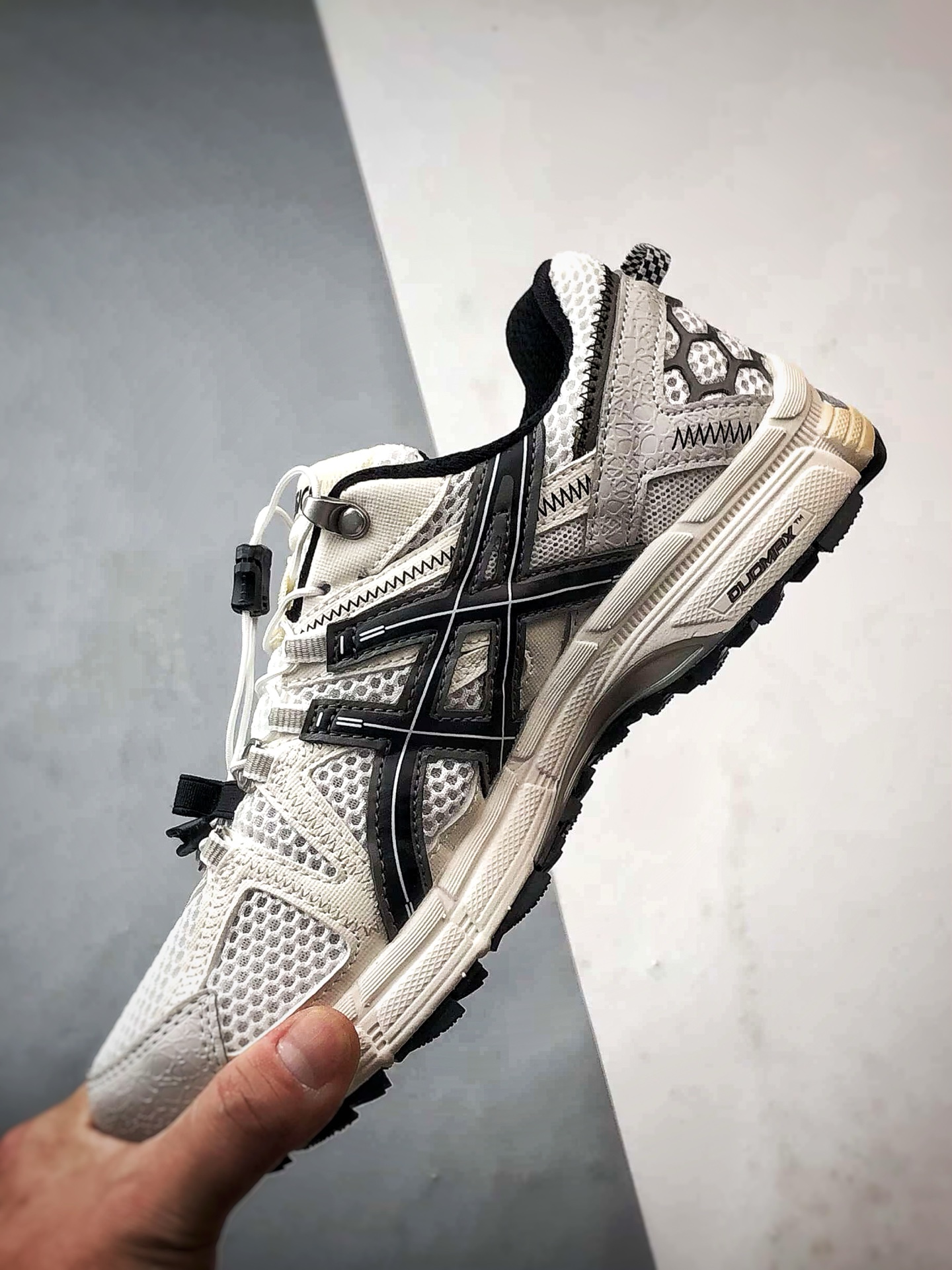 180 Asics Gel-Kahana 8 FL 白黑 亚瑟士经典户外跑鞋 1012B892-101