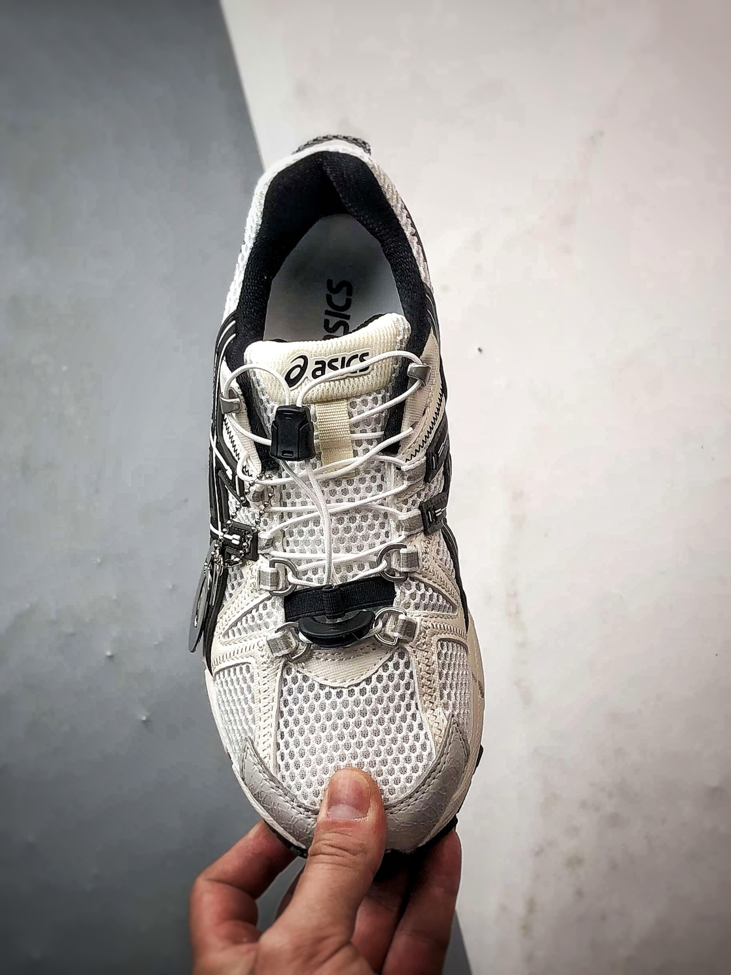 180 Asics Gel-Kahana 8 FL 白黑 亚瑟士经典户外跑鞋 1012B892-101