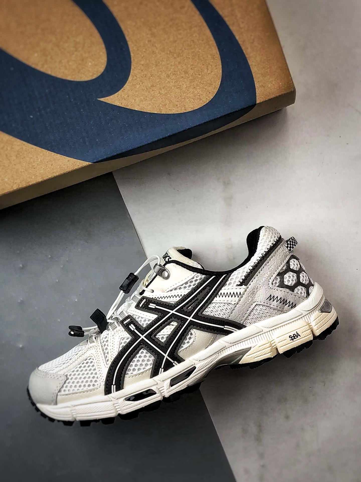 180 Asics Gel-Kahana 8 FL 白黑 亚瑟士经典户外跑鞋 1012B892-101