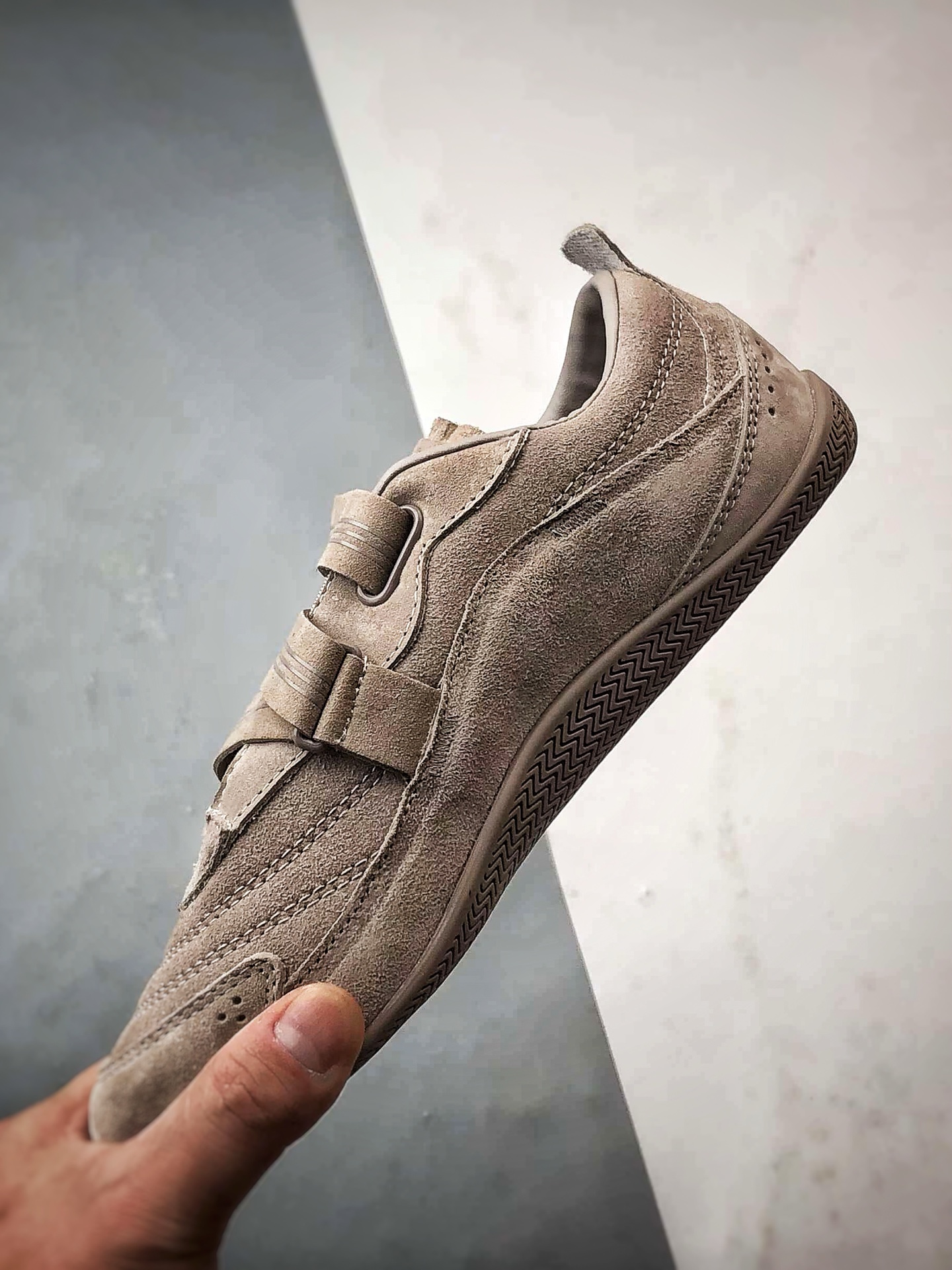 190 AD Urban Reverie Fos 雾感粉 魔术贴城市芭蕾风薄底休闲鞋 JS2445-Chinese UA Cheap High Quatity Brand Clothes Bags handbags Sneakers wholesale wholesaler seller from China Factory suppliers Fashion Clothing Shoes best Quality Beautiful Price 190 AD Urban Reverie Fos 雾感粉 魔术贴城市芭蕾风薄底休闲鞋 JS2445