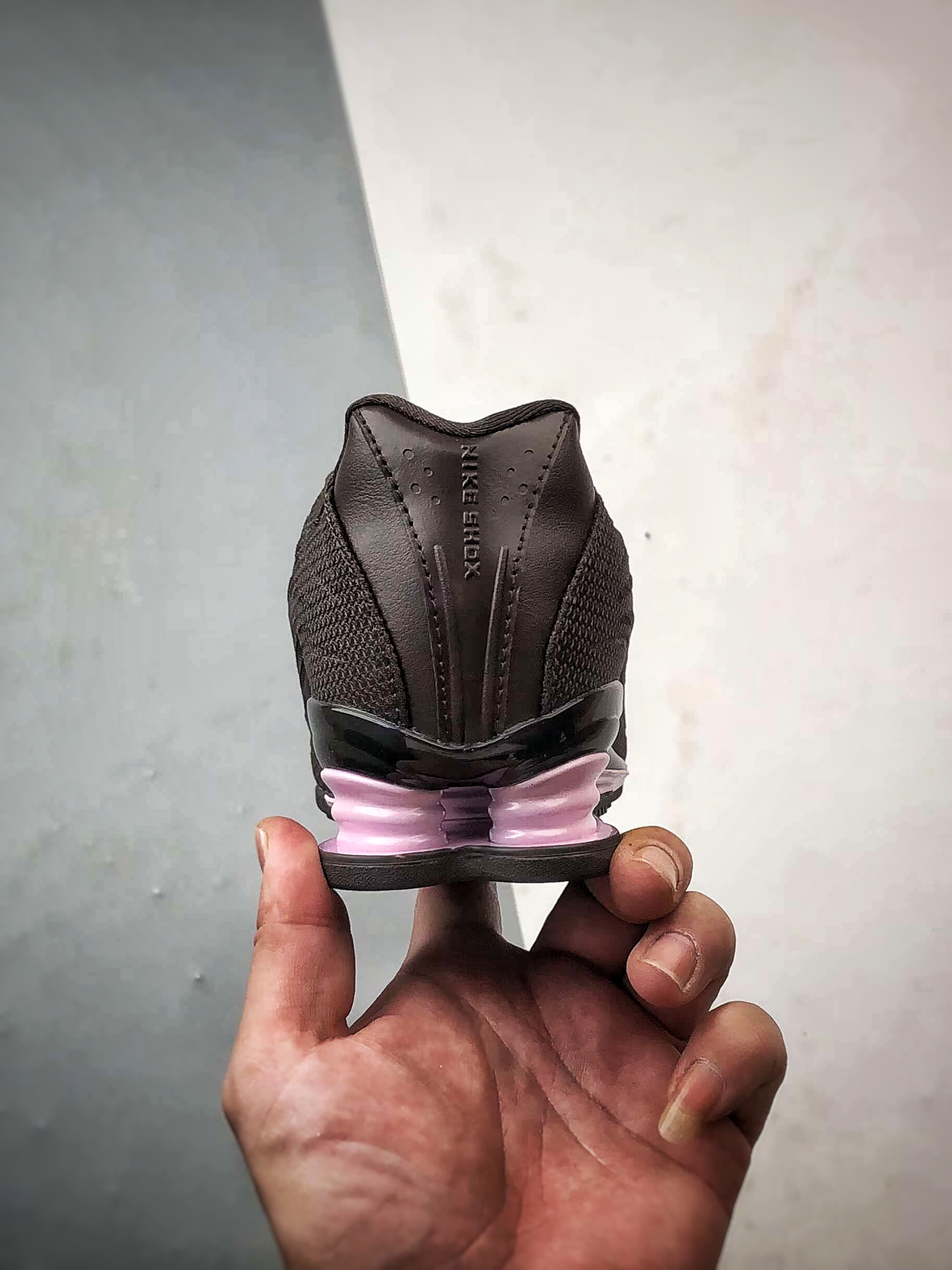 NK Shox Z系列 黑棕粉 气柱科技风舒适生活休闲鞋 HQ7540-200