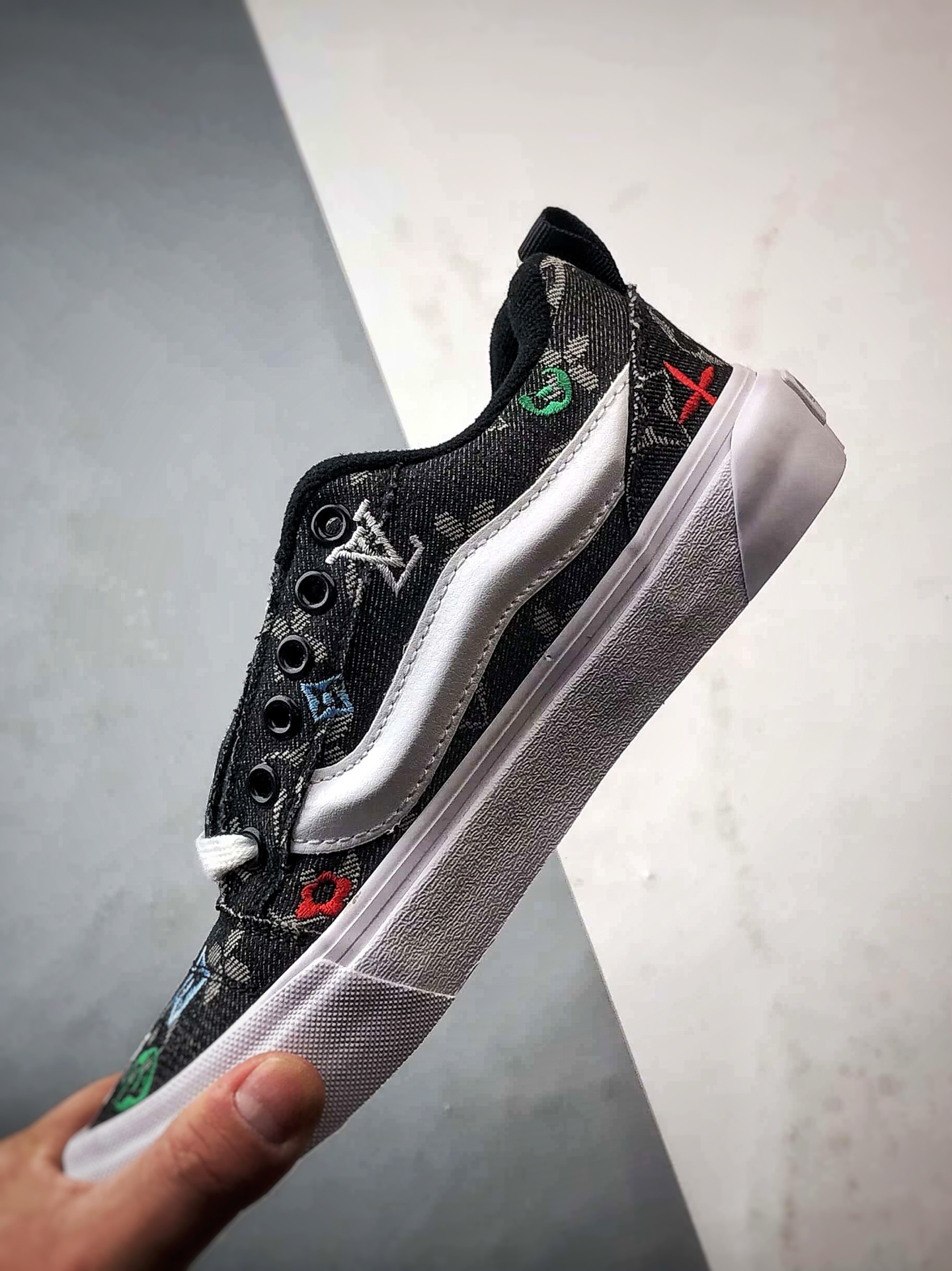 LV x Vans Knu Skool 黑色 强强联名 舒适百搭低帮面包鞋