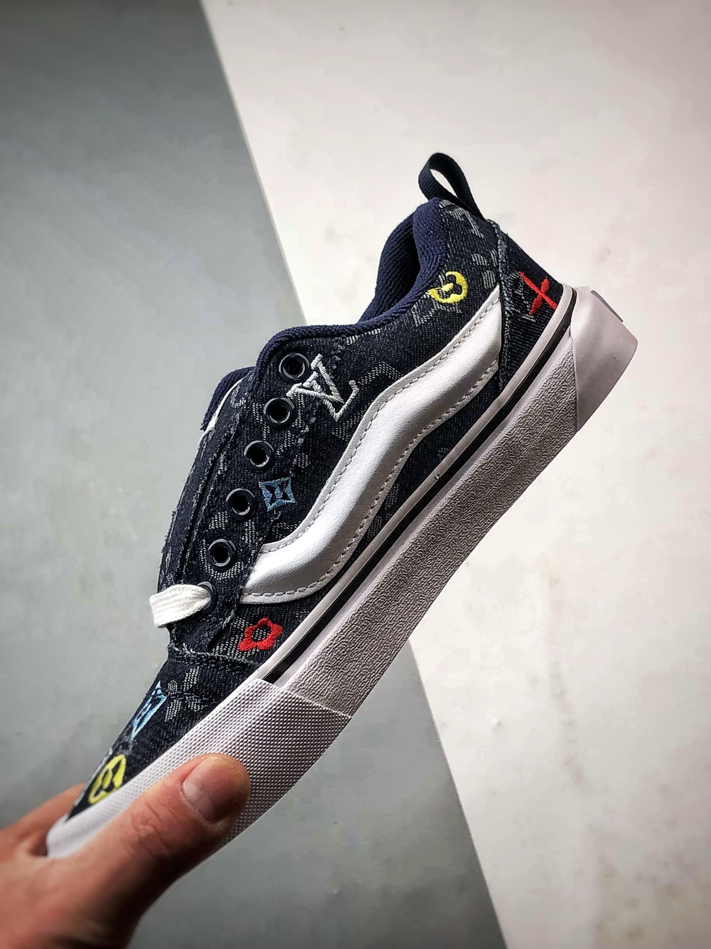 LV x Vans Knu Skool 深蓝色 强强联名 舒适百搭低帮面包鞋-Top High Quatity Cheap Sneakers Fashion Clothing Clothes Bags handbags Shoes of all Brand wholesale With The best Quality And Beautiful Price from China Factory Chinese suppliers wholesaler seller LV x Vans Knu Skool 深蓝色 强强联名 舒适百搭低帮面包鞋