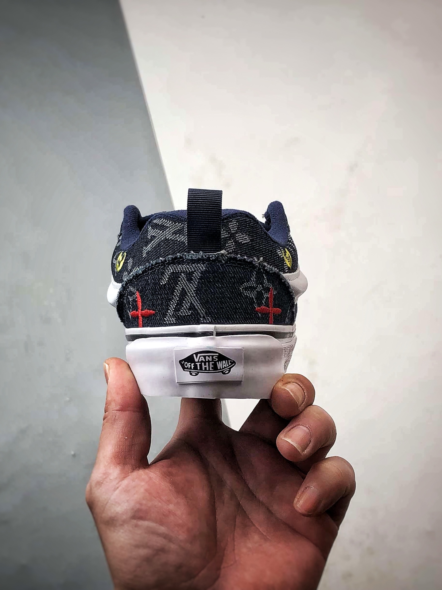 LV x Vans Knu Skool 深蓝色 强强联名 舒适百搭低帮面包鞋-Top High Quatity Cheap Sneakers Fashion Clothing Clothes Bags handbags Shoes of all Brand wholesale With The best Quality And Beautiful Price from China Factory Chinese suppliers wholesaler seller LV x Vans Knu Skool 深蓝色 强强联名 舒适百搭低帮面包鞋