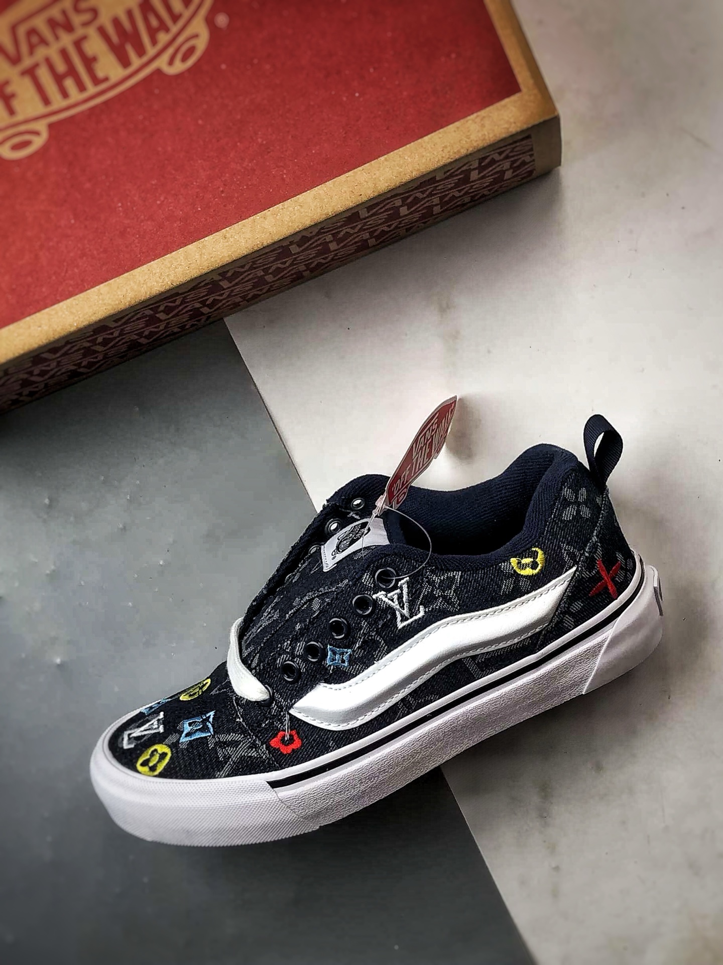 LV x Vans Knu Skool 深蓝色 强强联名 舒适百搭低帮面包鞋-Top High Quatity Cheap Sneakers Fashion Clothing Clothes Bags handbags Shoes of all Brand wholesale With The best Quality And Beautiful Price from China Factory Chinese suppliers wholesaler seller LV x Vans Knu Skool 深蓝色 强强联名 舒适百搭低帮面包鞋