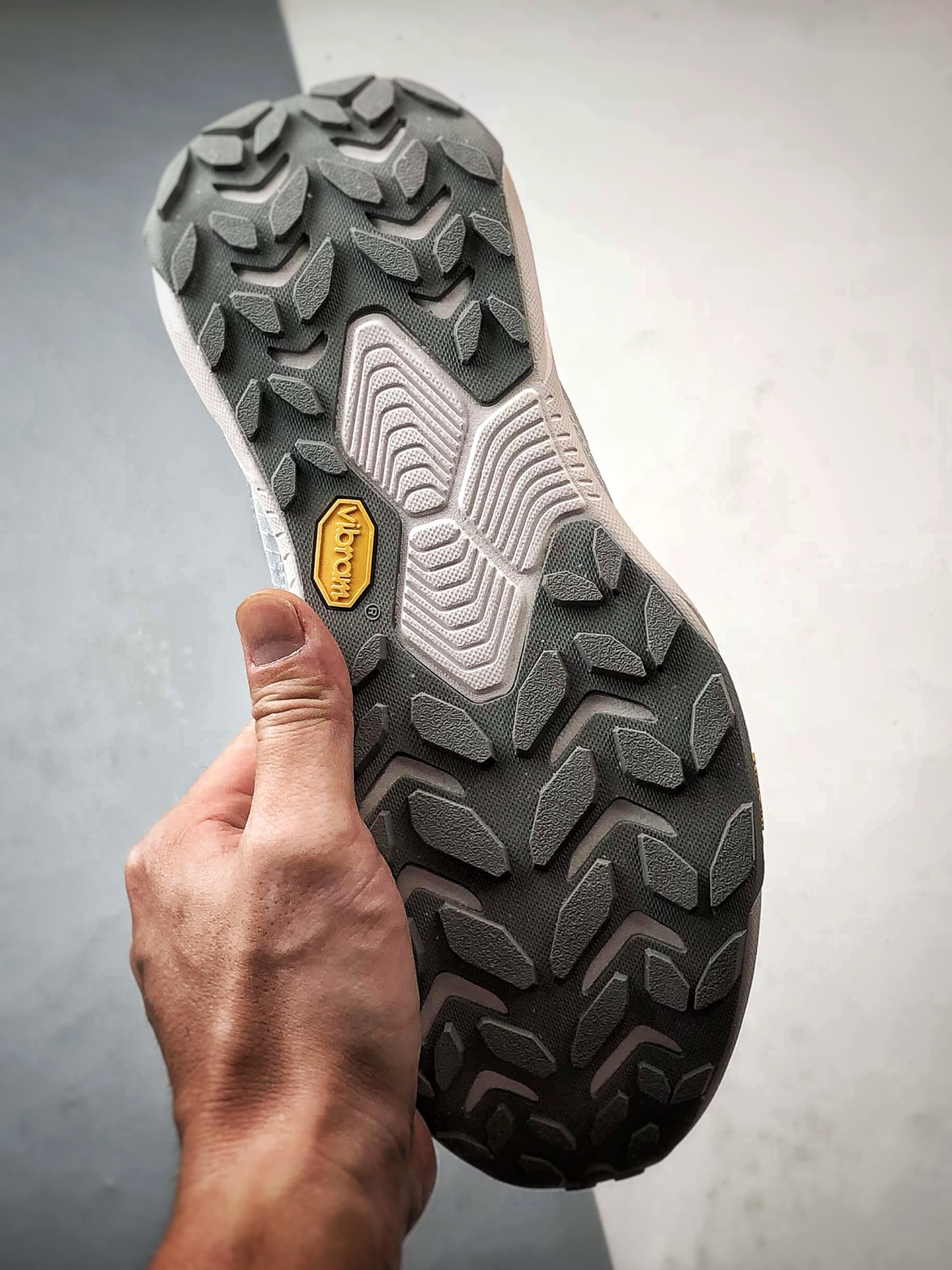 210 Hoka One One Project Transport 白色 机能风专业户外越野运动鞋 1162850-WMC