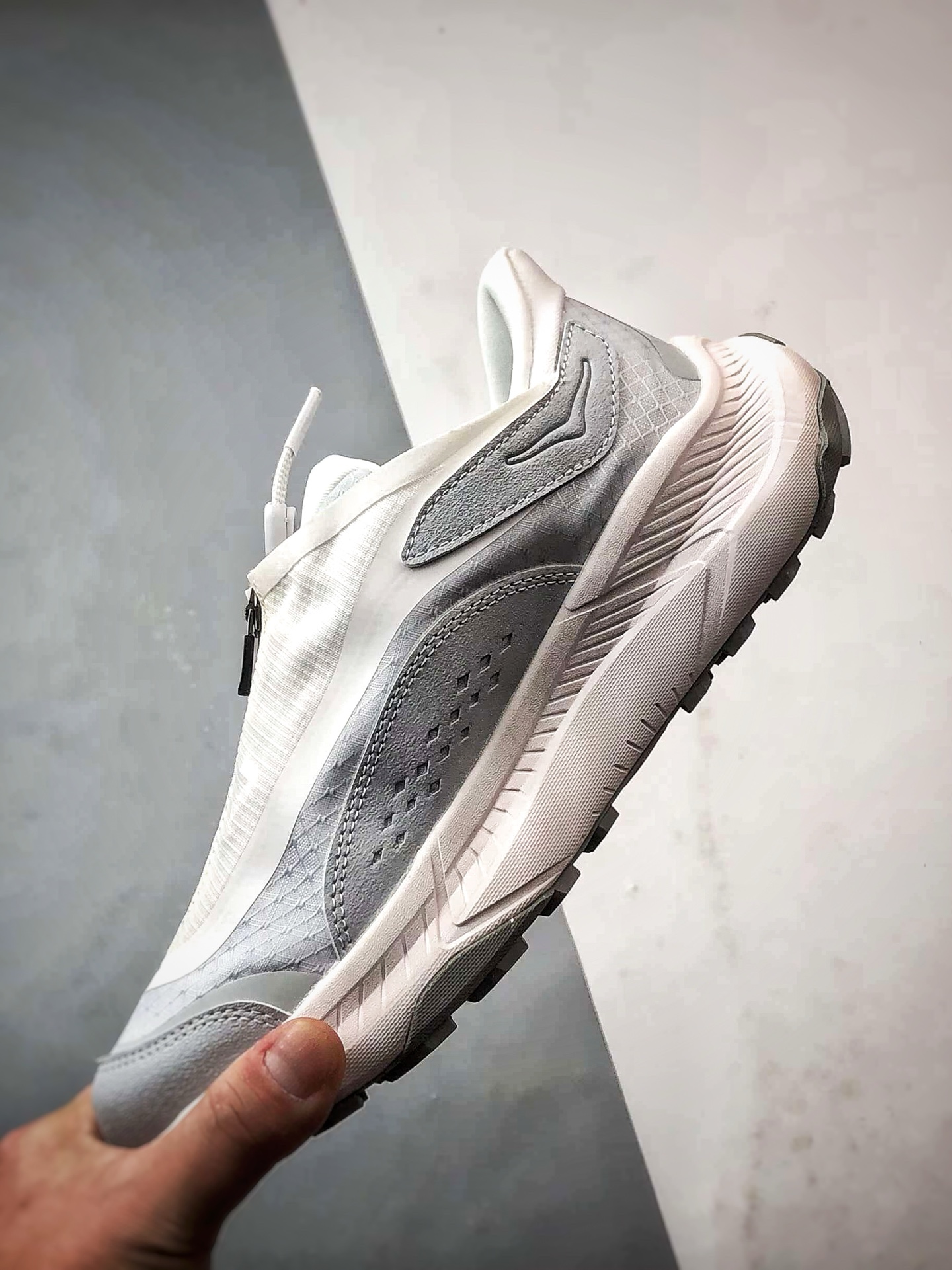 210 Hoka One One Project Transport 白色 机能风专业户外越野运动鞋 1162850-WMC