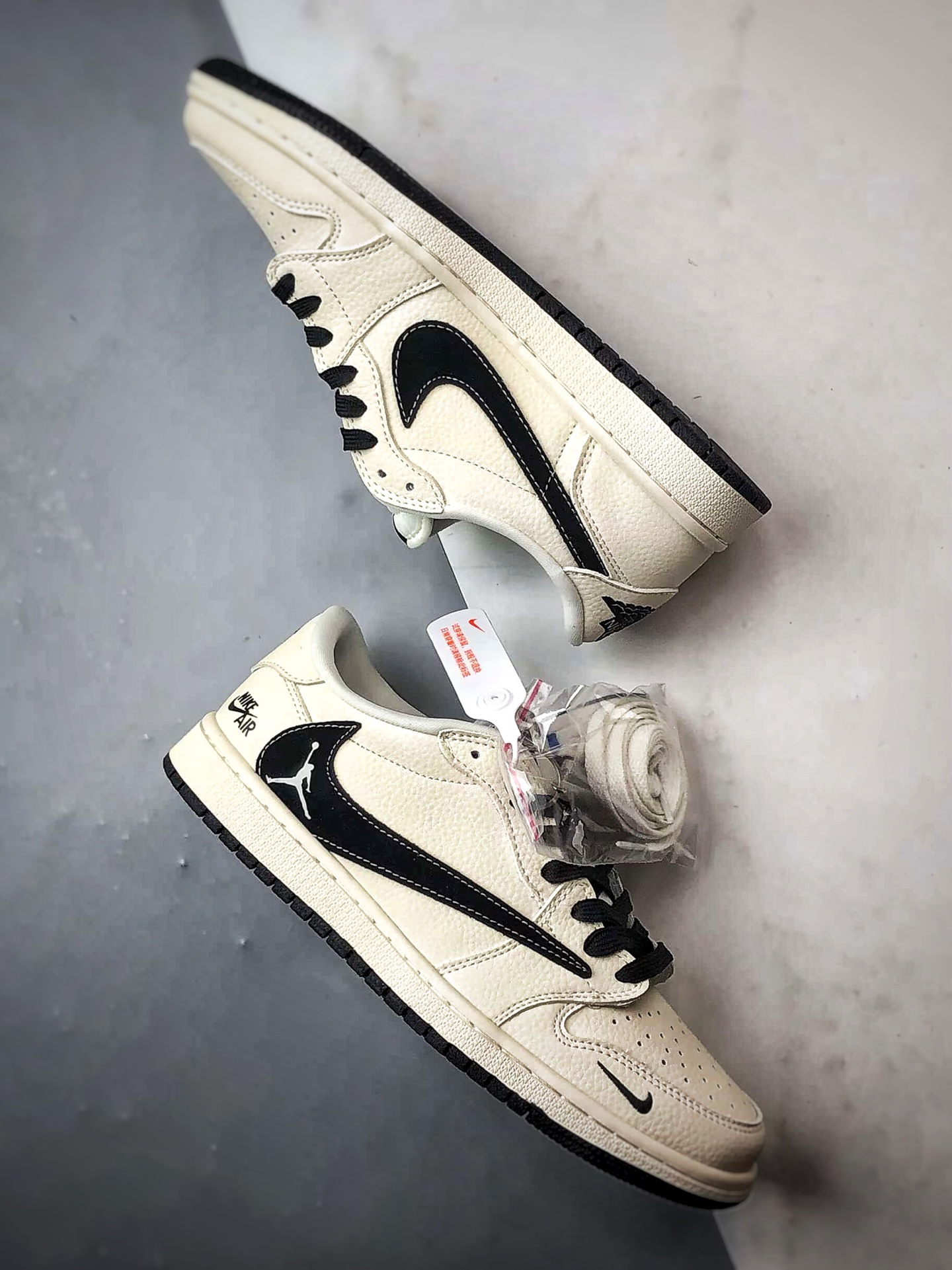 Air Jordan 1 Low ”高端定制” 飞人米白黑倒钩 DZ5899-105