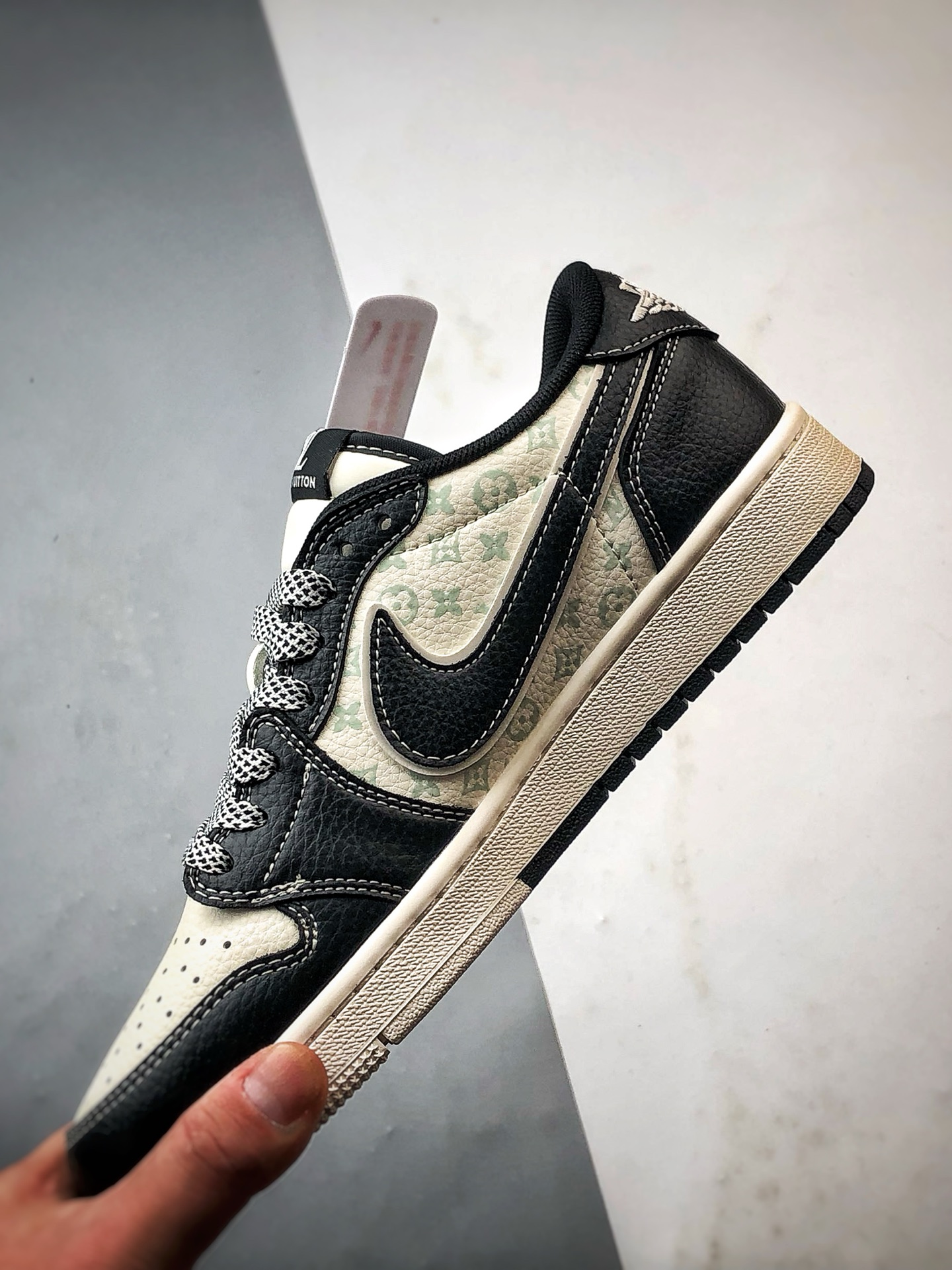 Air Jordan 1 Low ”高端定制” LV印花米白黑倒钩 CX5050-Y31