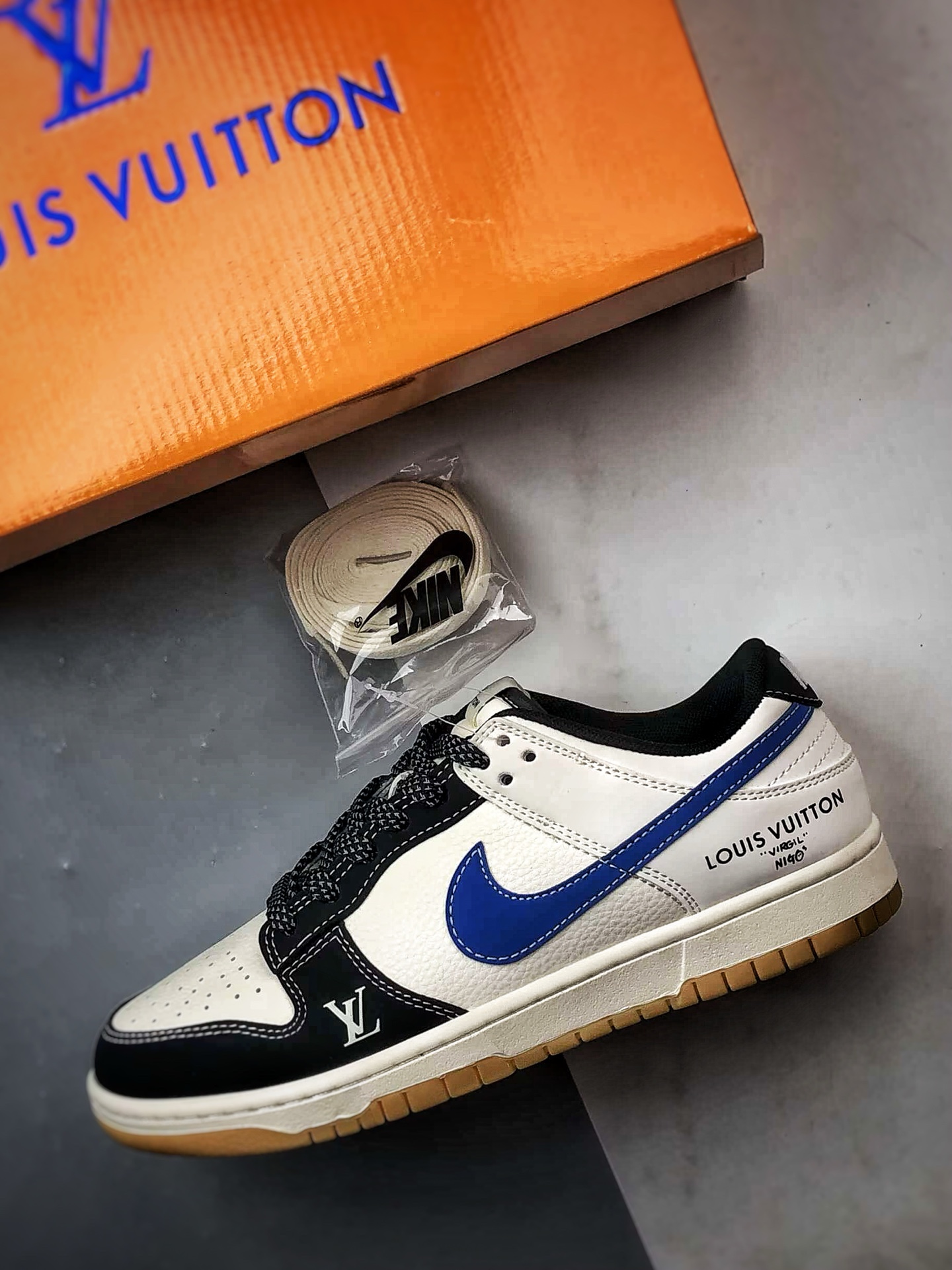 NK Dunk Low Retro ”DIY高端定制” LV黑白蓝钩 低帮休闲运动板鞋 JP1648-003