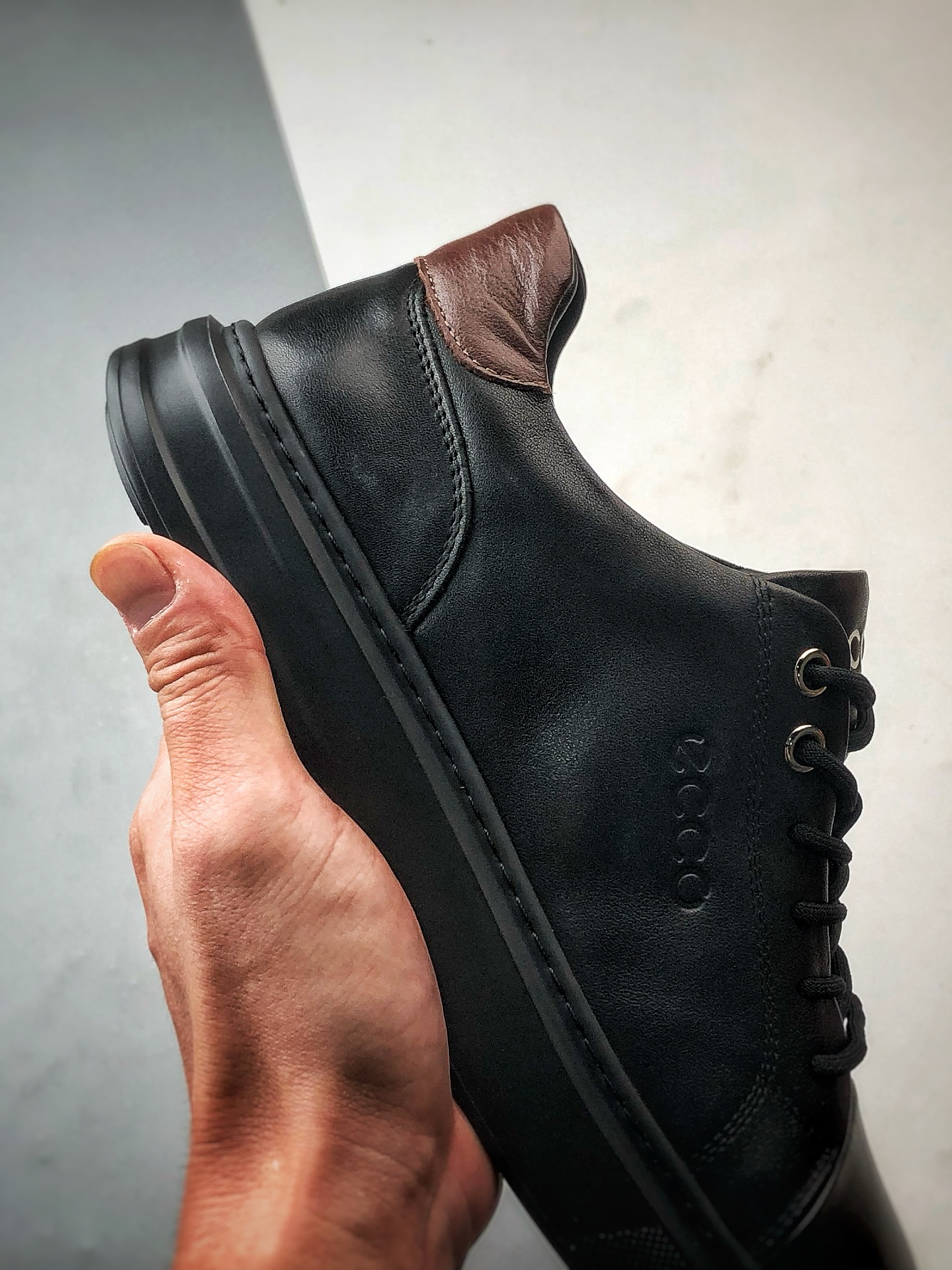 300 Ecco/爱步 柔酷7号系列 经典透气防水百搭休闲板鞋 470364