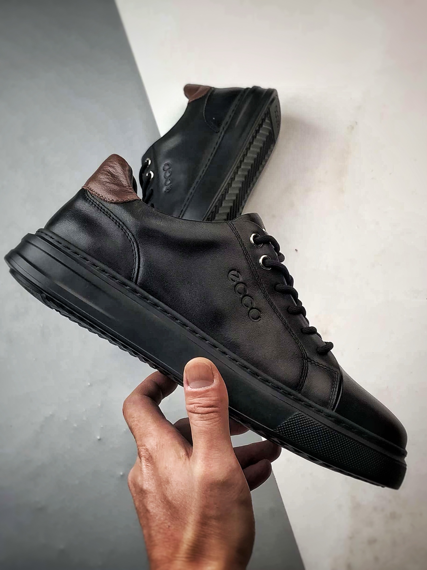 300 Ecco/爱步 柔酷7号系列 经典透气防水百搭休闲板鞋 470364