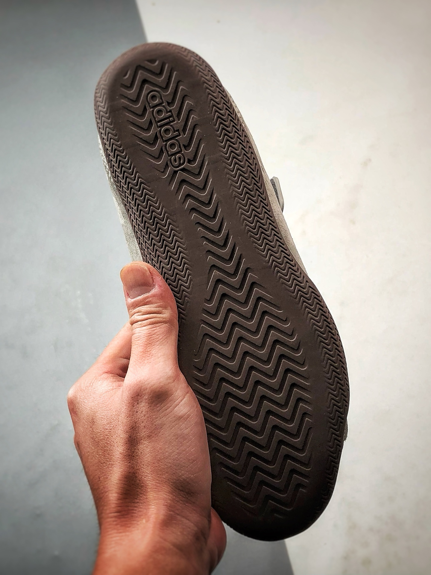 190 AD Urban Reverie Fos 灰银色 魔术贴城市芭蕾风薄底休闲鞋 JQ9392