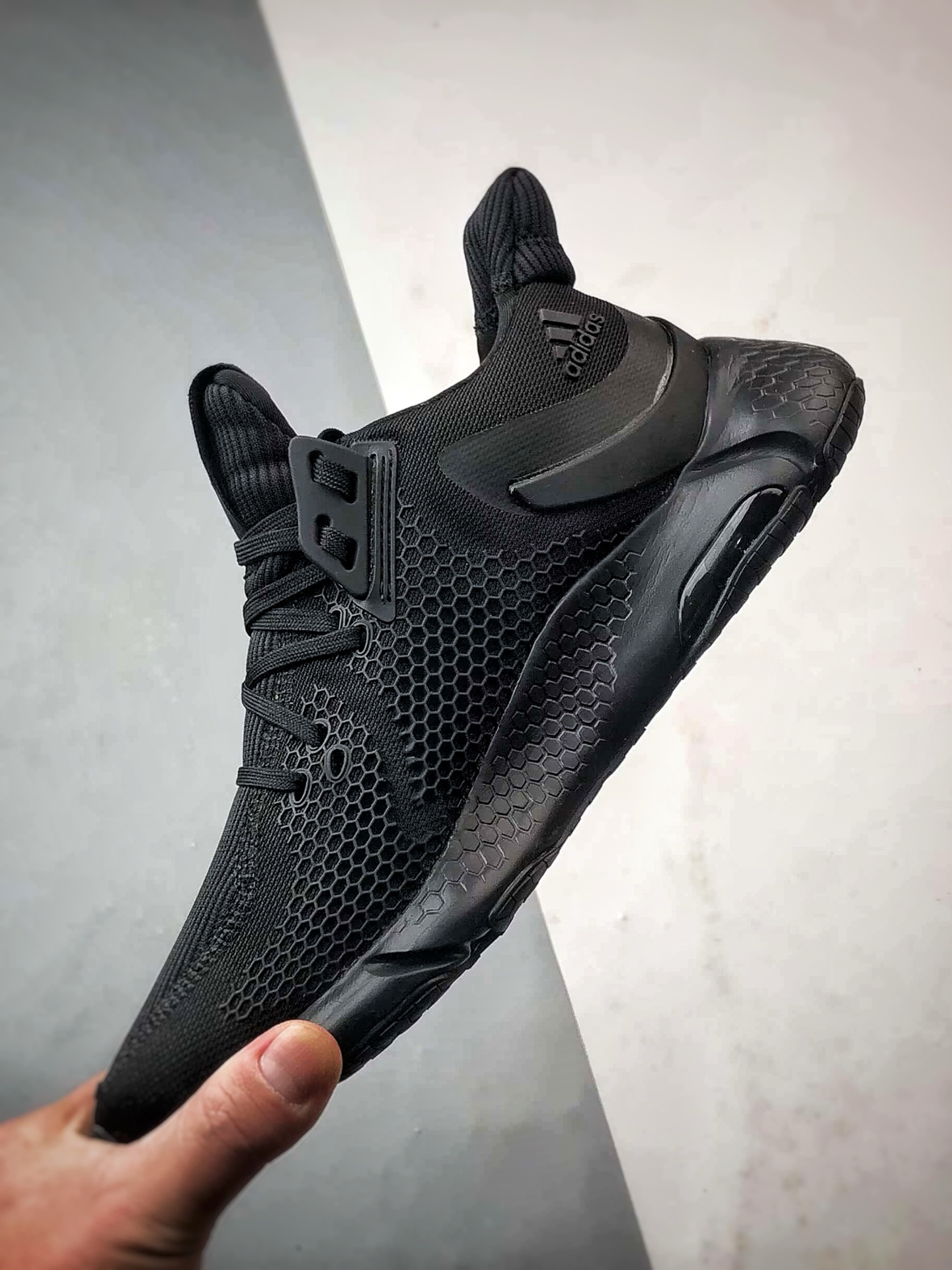 190 AD AlphaBounce Instinct M 黑色 阿尔法 真标网面休闲跑步鞋 CG5586-Chinese UA Cheap High Quatity Brand Clothes Bags handbags Sneakers wholesale wholesaler seller from China Factory suppliers Fashion Clothing Shoes best Quality Beautiful Price 190 AD AlphaBounce Instinct M 黑色 阿尔法 真标网面休闲跑步鞋 CG5586