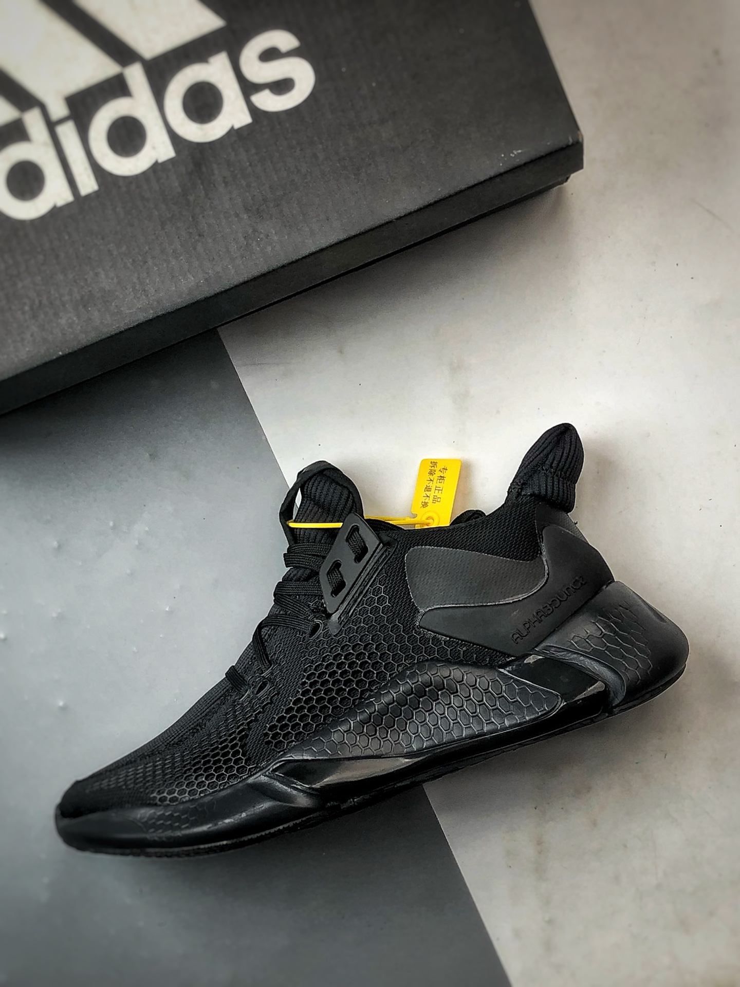 190 AD AlphaBounce Instinct M 黑色 阿尔法 真标网面休闲跑步鞋 CG5586-Chinese UA Cheap High Quatity Brand Clothes Bags handbags Sneakers wholesale wholesaler seller from China Factory suppliers Fashion Clothing Shoes best Quality Beautiful Price 190 AD AlphaBounce Instinct M 黑色 阿尔法 真标网面休闲跑步鞋 CG5586