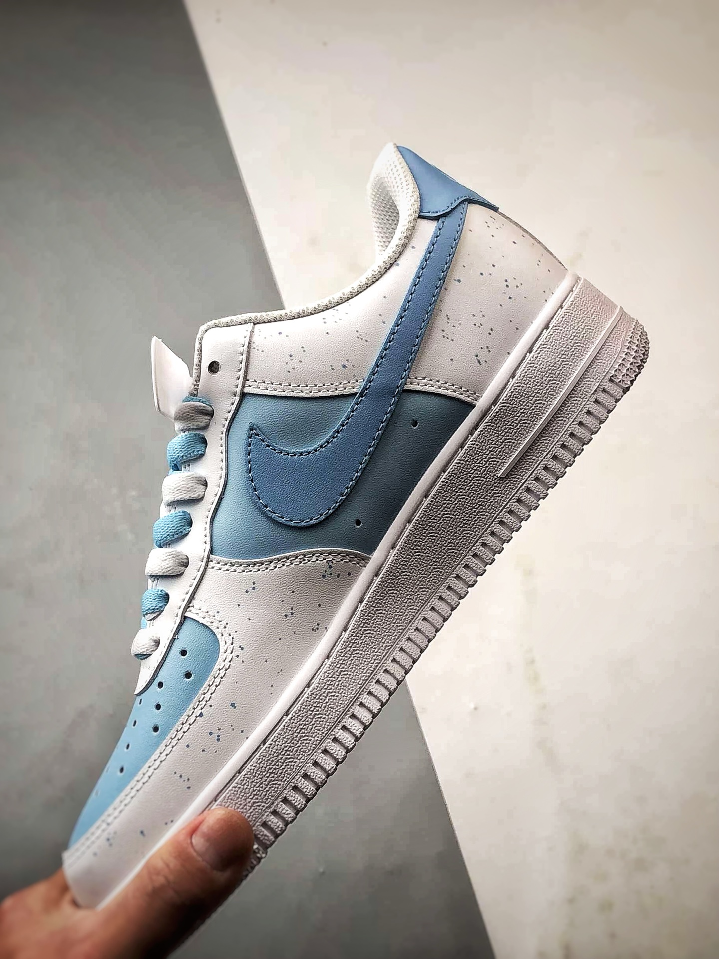 280 定制球鞋 Air Force 1 Low 简约浪漫 夏晚白蓝 经典休闲运动板鞋 ZH0316-117-Chinese UA Cheap High Quatity Brand Clothes Bags handbags Sneakers wholesale wholesaler seller from China Factory suppliers Fashion Clothing Shoes best Quality Beautiful Price 280 定制球鞋 Air Force 1 Low 简约浪漫 夏晚白蓝 经典休闲运动板鞋 ZH0316-117