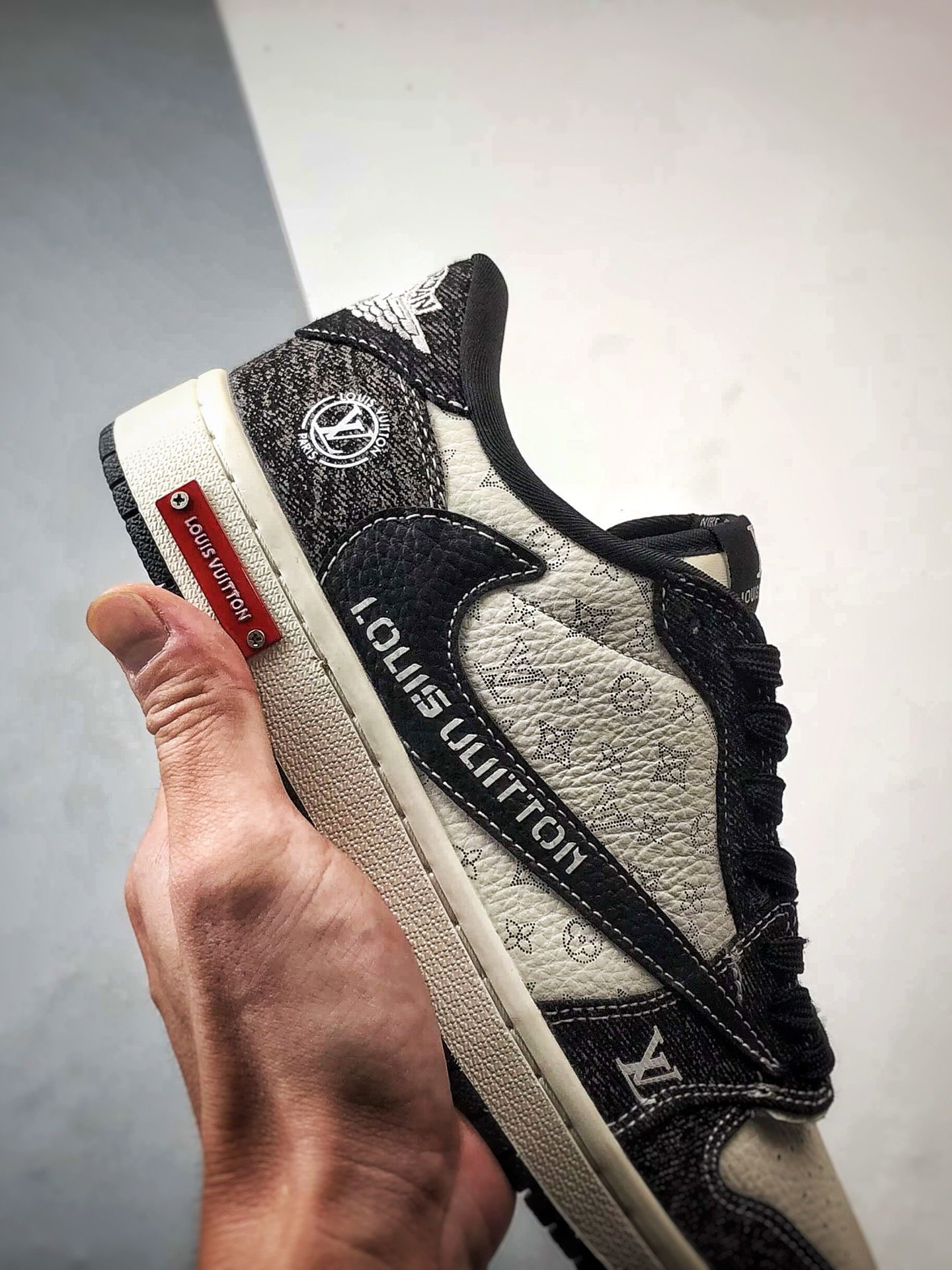 Air Jordan 1 Low ”高端定制” LV印花牛仔米白黑倒钩 SC0601-054
