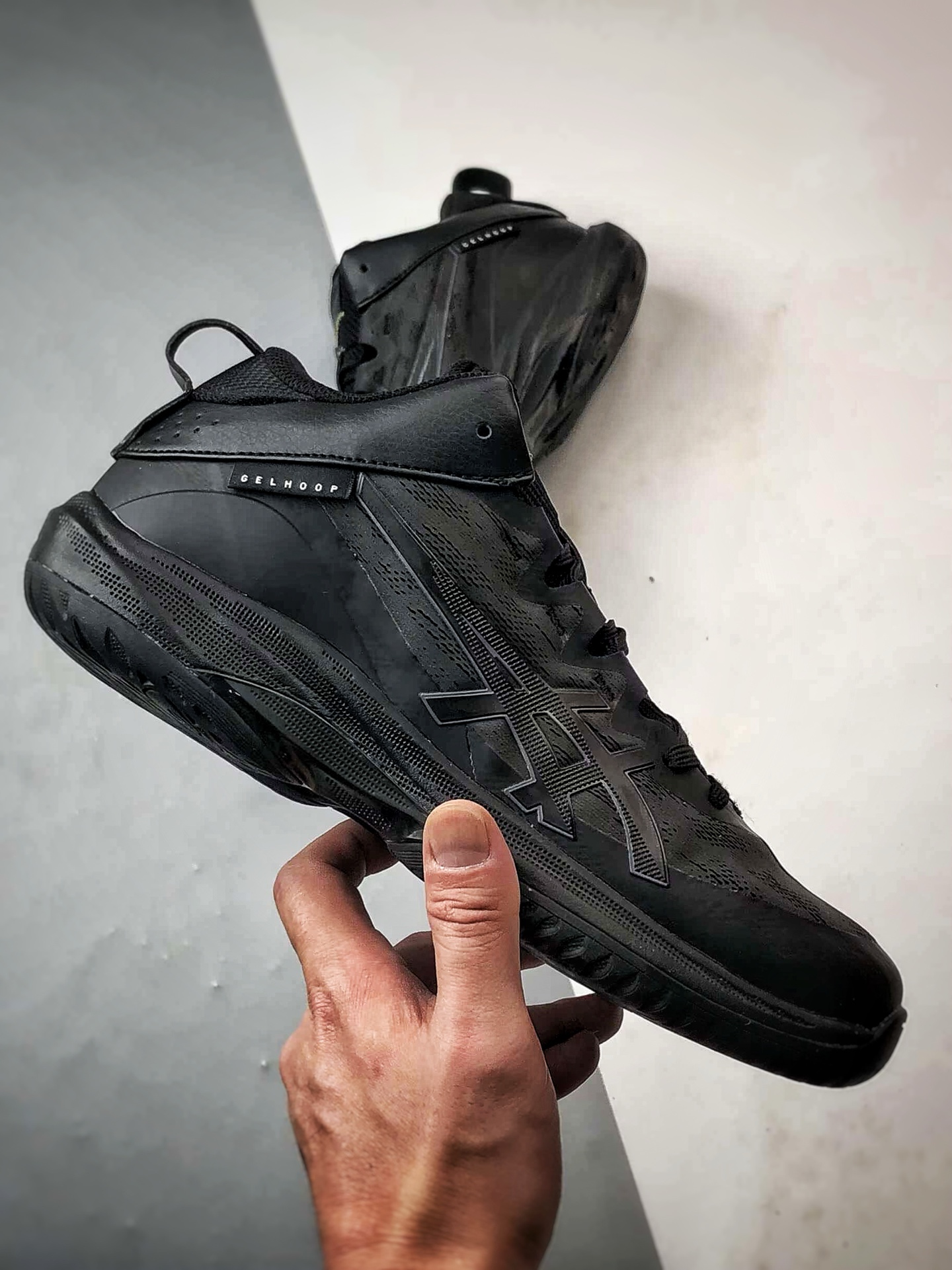 220 Asics Gel-Hoop v17 黑色 亚瑟士时尚简约缓冲减震篮球鞋 1063A096-001