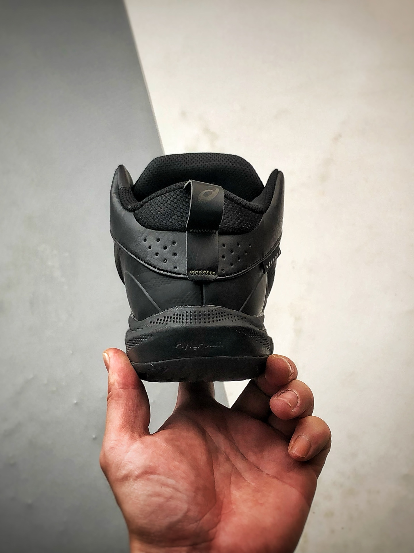 220 Asics Gel-Hoop v17 黑色 亚瑟士时尚简约缓冲减震篮球鞋 1063A096-001