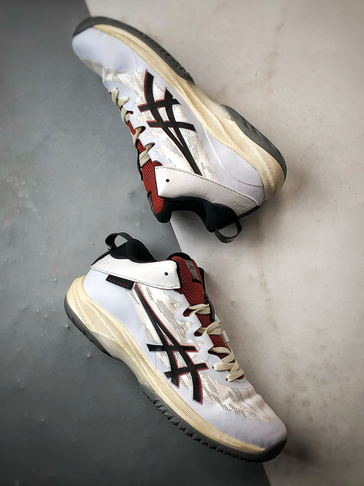 220 Asics Gel-Hoop v17 白黑红 亚瑟士时尚简约缓冲减震篮球鞋 1063A101-104