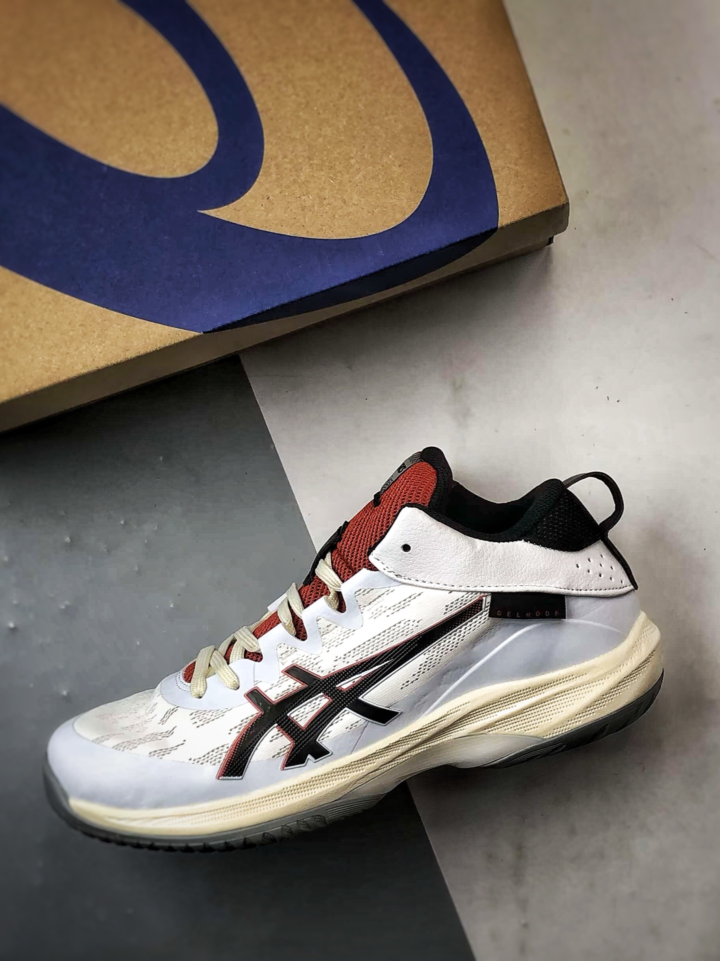 220 Asics Gel-Hoop v17 白黑红 亚瑟士时尚简约缓冲减震篮球鞋 1063A101-104