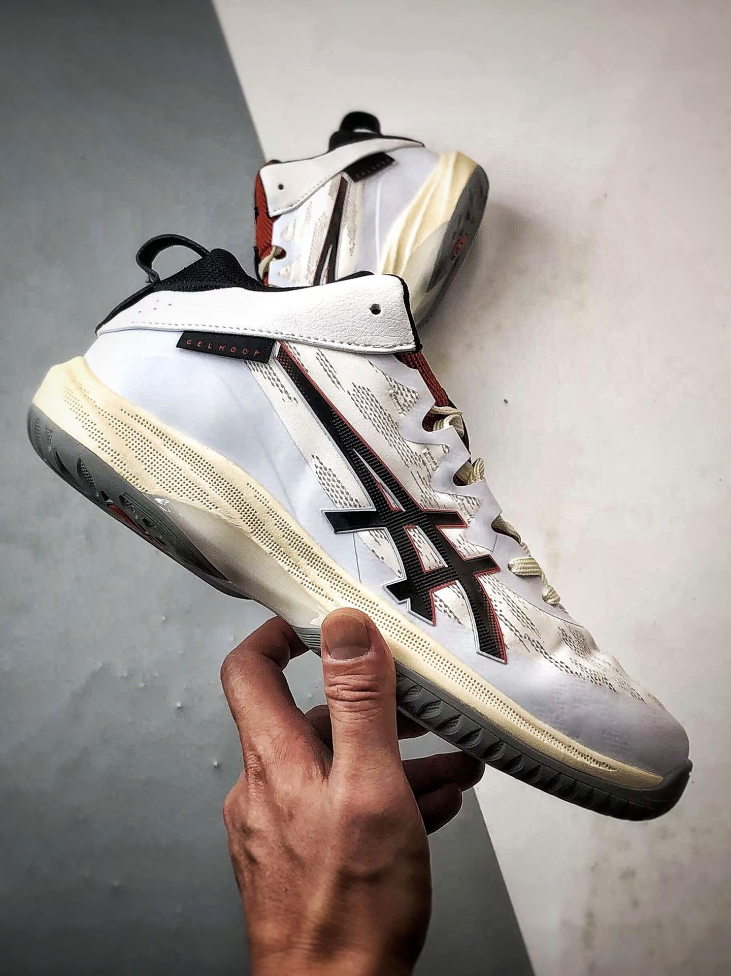 220 Asics Gel-Hoop v17 白黑红 亚瑟士时尚简约缓冲减震篮球鞋 1063A101-104