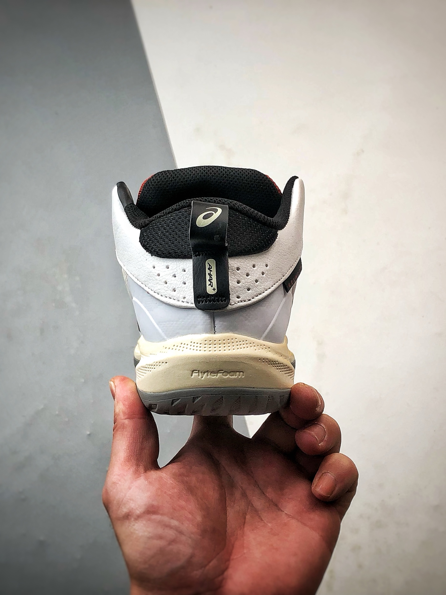 220 Asics Gel-Hoop v17 白黑红 亚瑟士时尚简约缓冲减震篮球鞋 1063A101-104