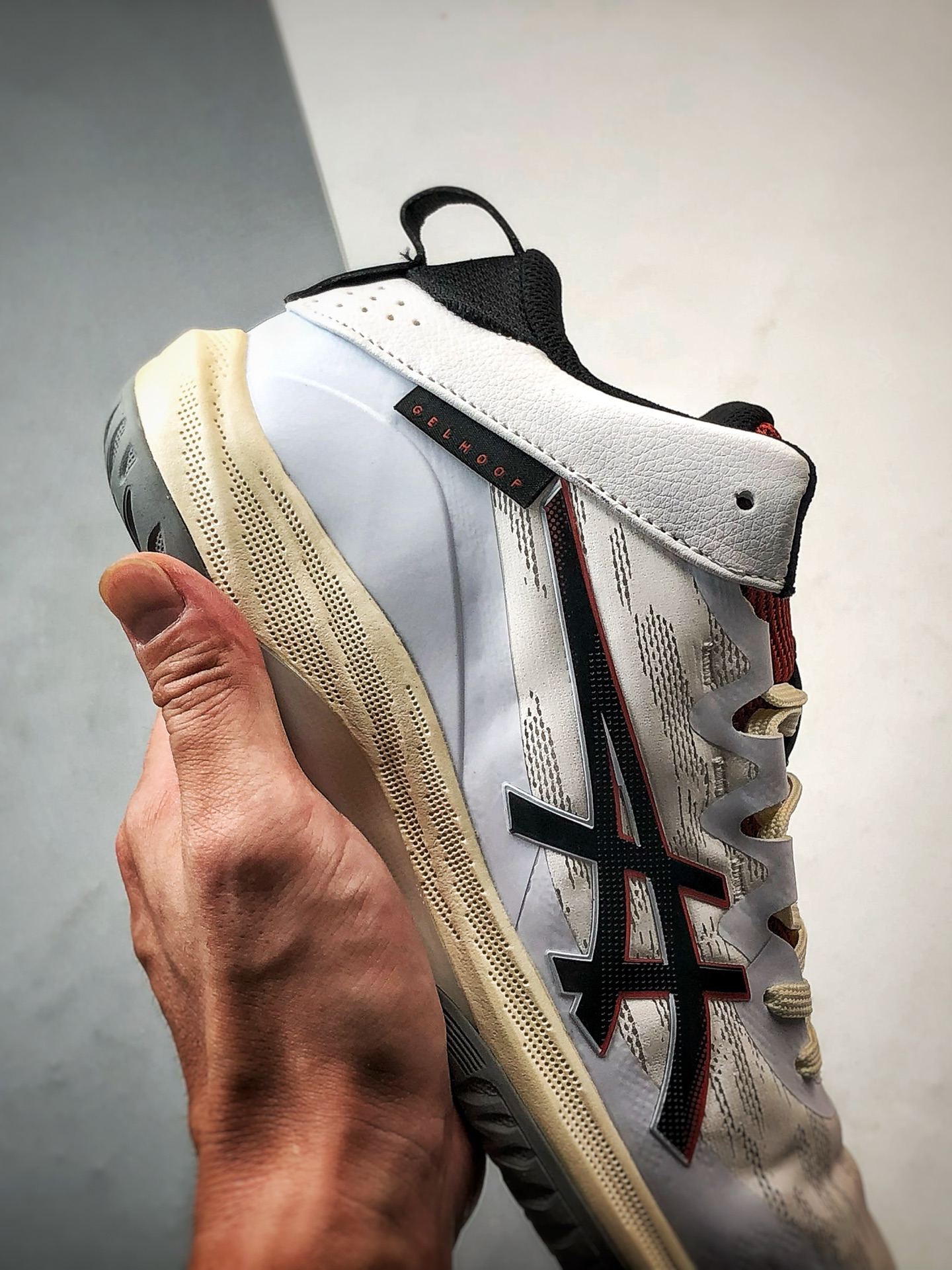 220 Asics Gel-Hoop v17 白黑红 亚瑟士时尚简约缓冲减震篮球鞋 1063A101-104