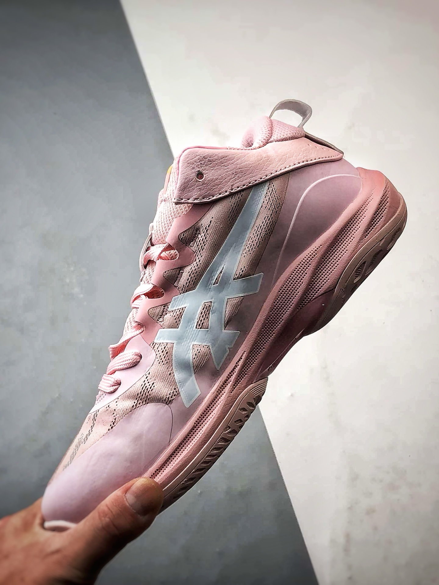 Asics Gel-Hoop v17 粉色 亚瑟士时尚简约缓冲减震篮球鞋 1063A110-700