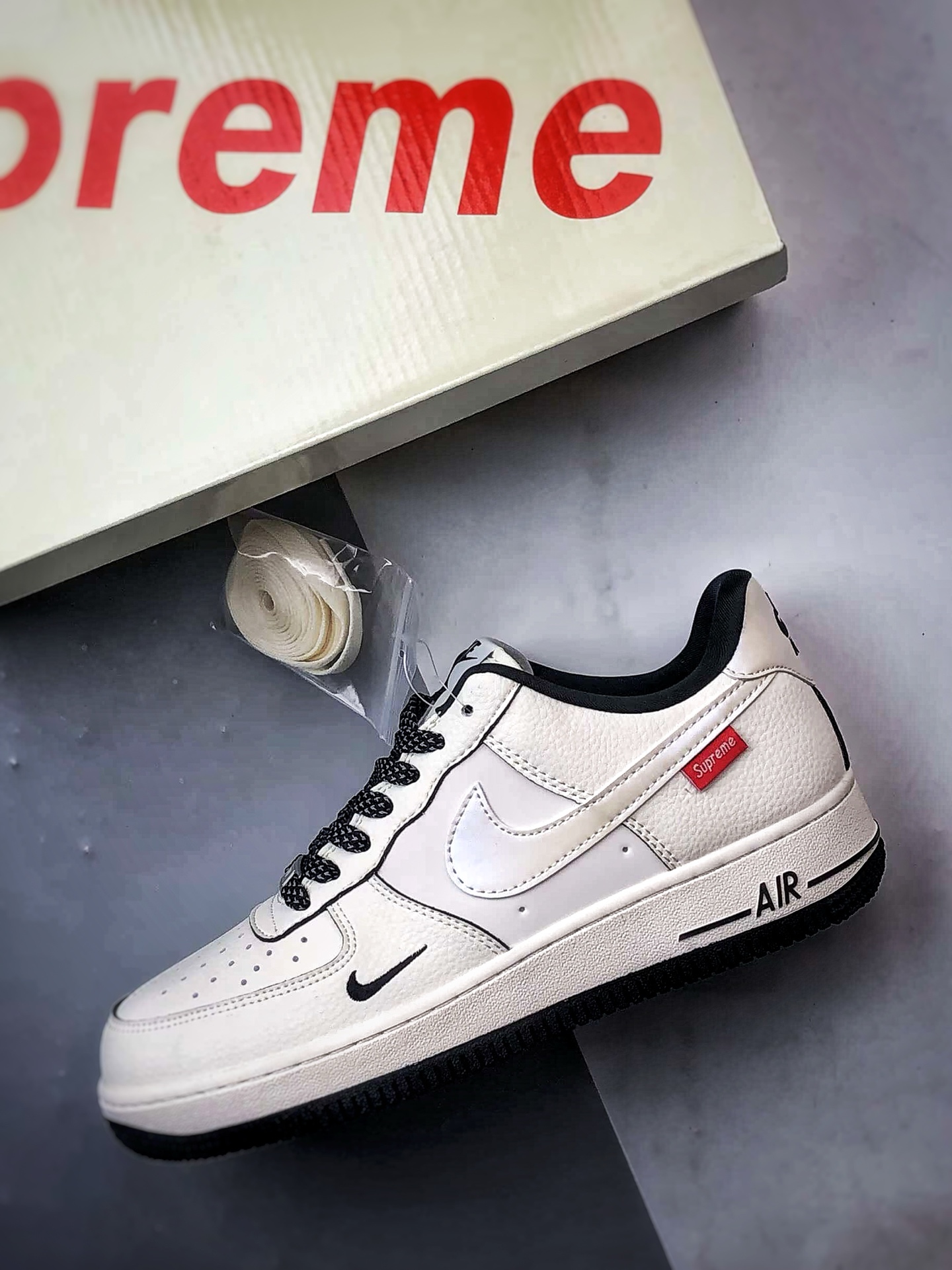 Sup x Air Force 1 Low 反光米白黑 XX3168-220