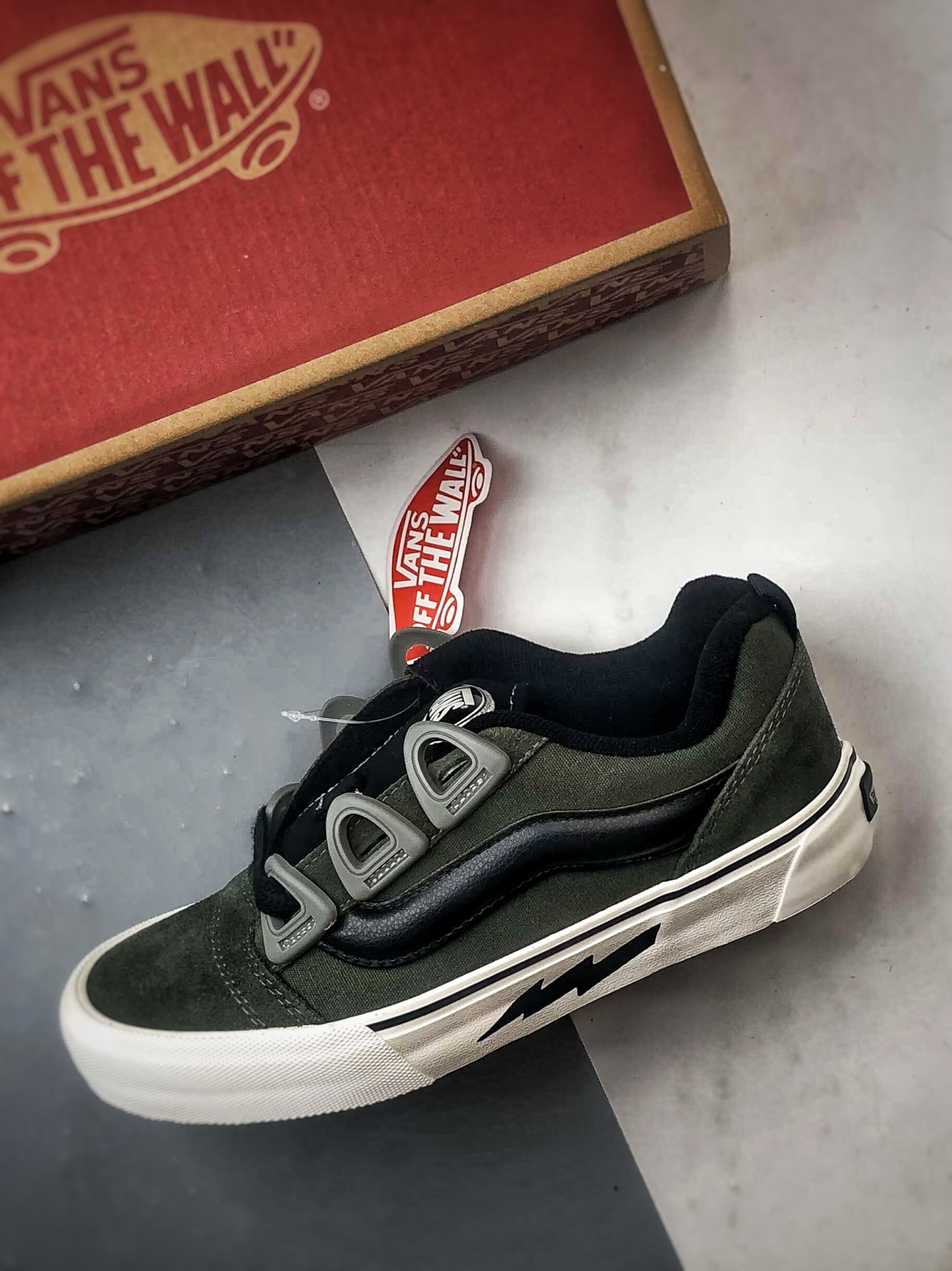 Vans Knu-Skool DR 闪电军绿 万斯低帮复古休闲硫化面包板鞋-Top High Quatity Cheap Sneakers Fashion Clothing Clothes Bags handbags Shoes of all Brand wholesale With The best Quality And Beautiful Price from China Factory Chinese suppliers wholesaler seller Vans Knu-Skool DR 闪电军绿 万斯低帮复古休闲硫化面包板鞋